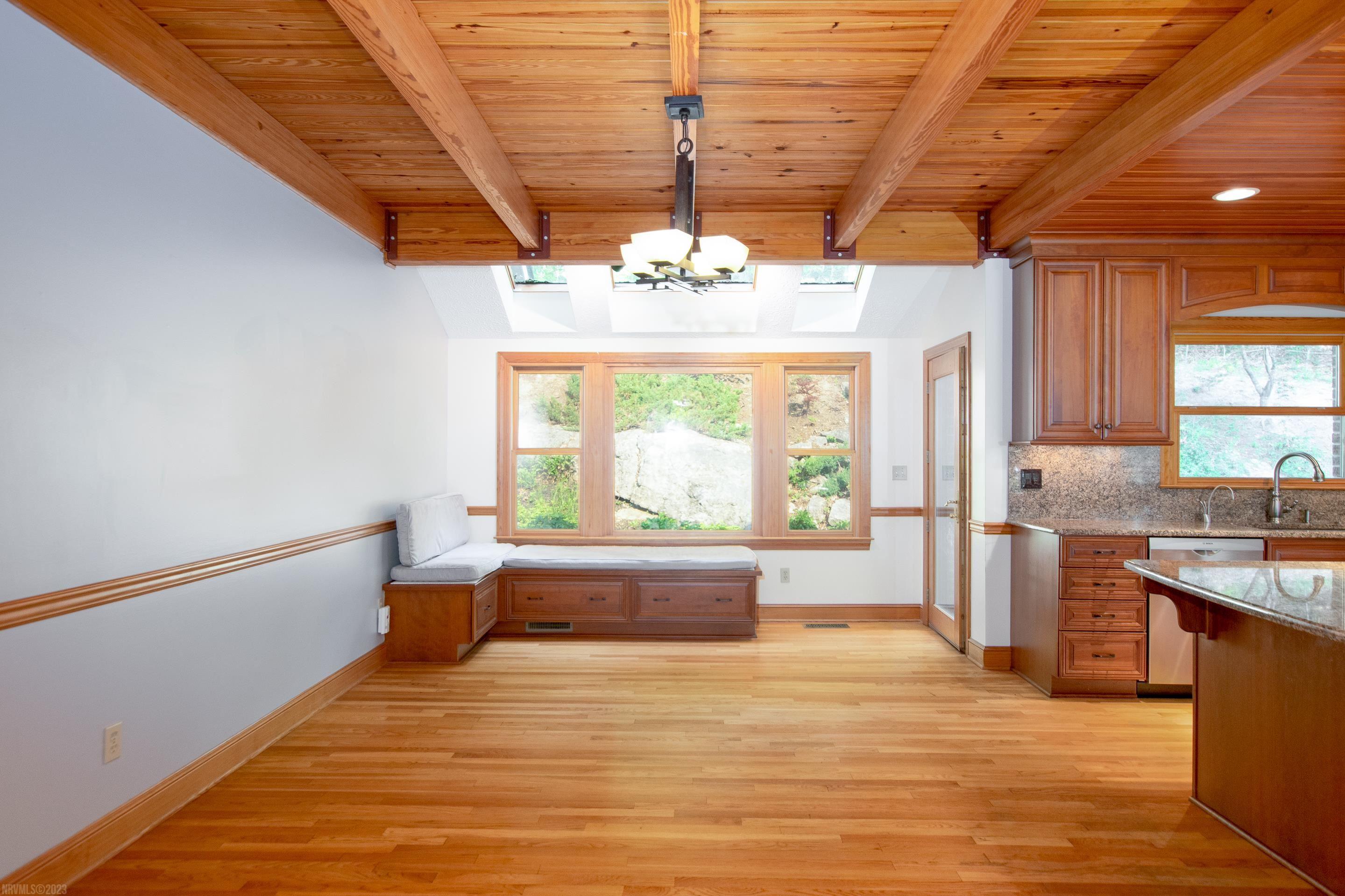295 DEERCROFT Drive