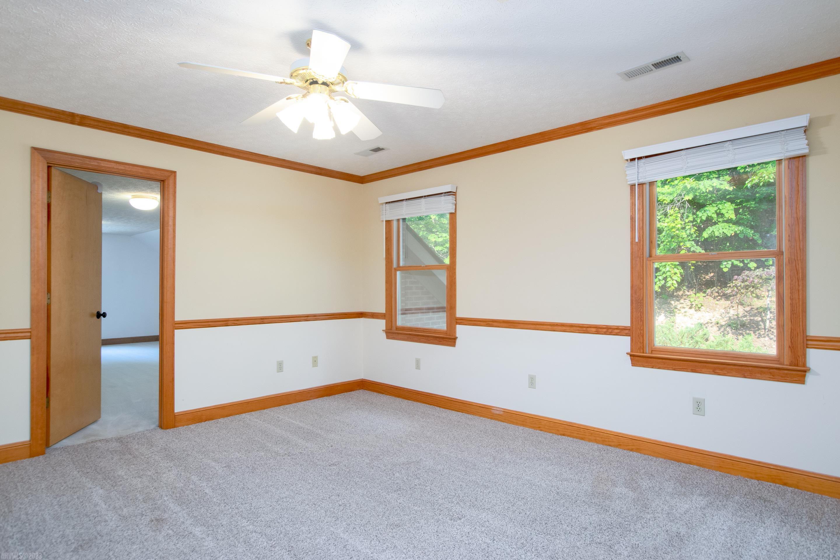 295 DEERCROFT Drive