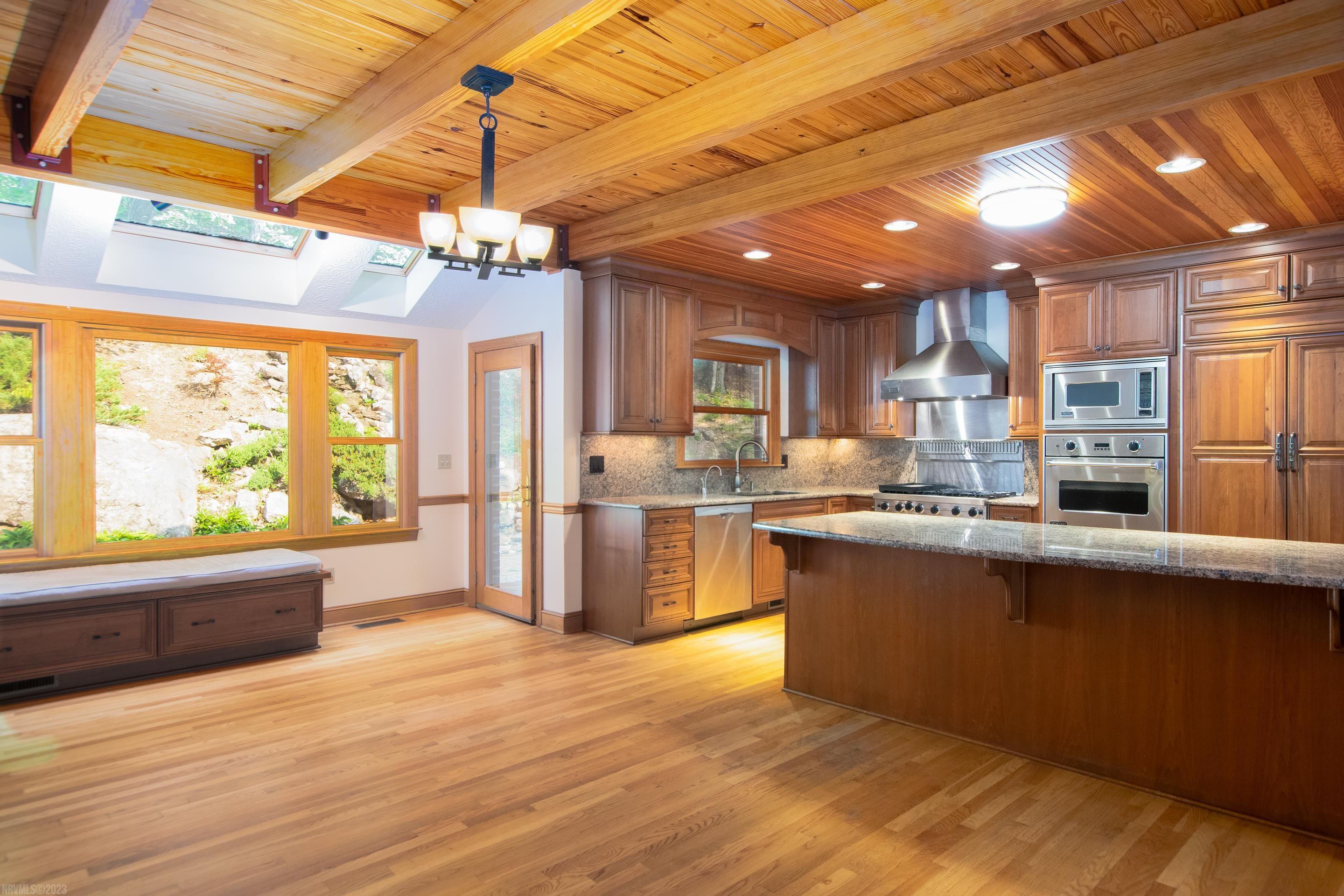 295 DEERCROFT Drive