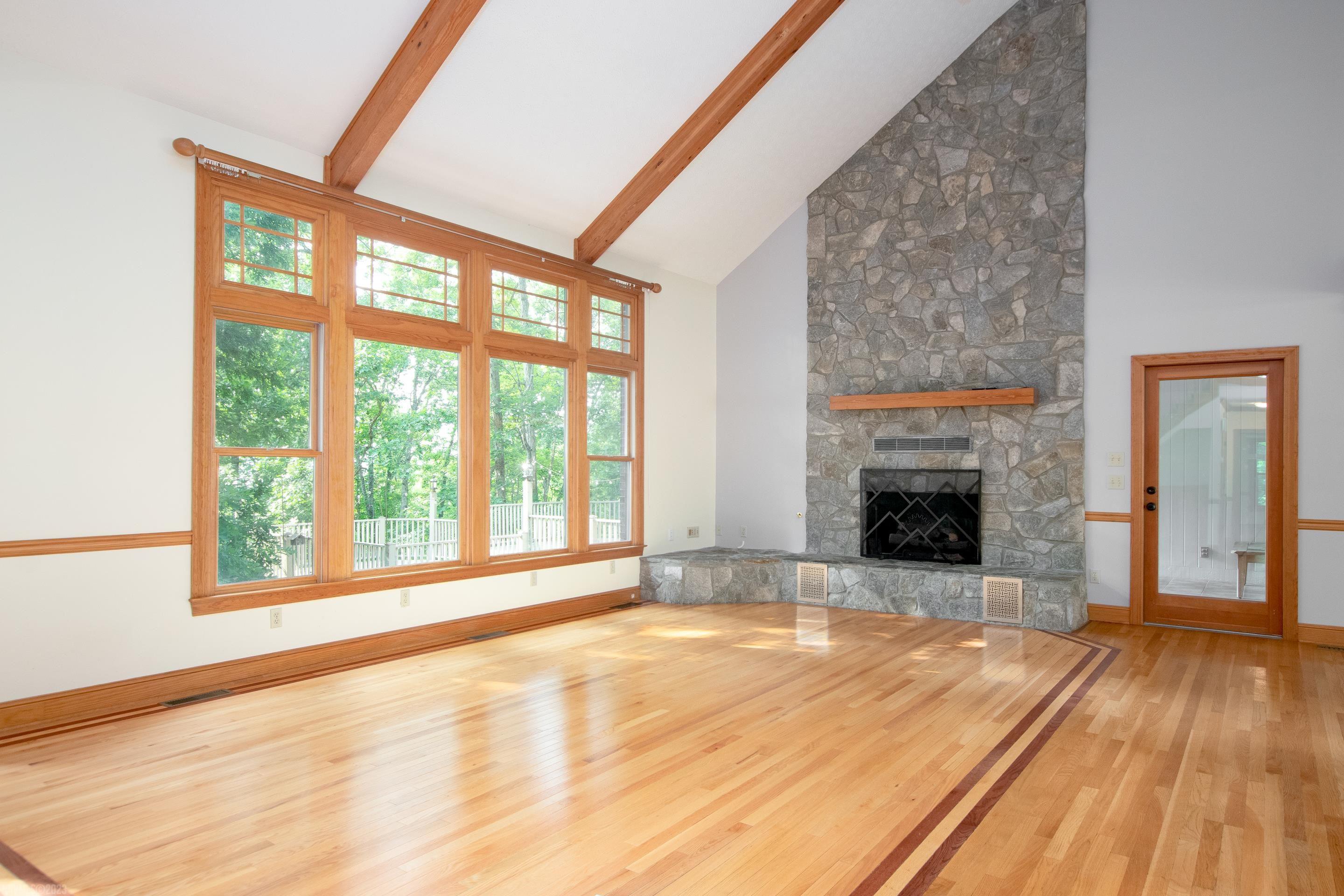 295 DEERCROFT Drive