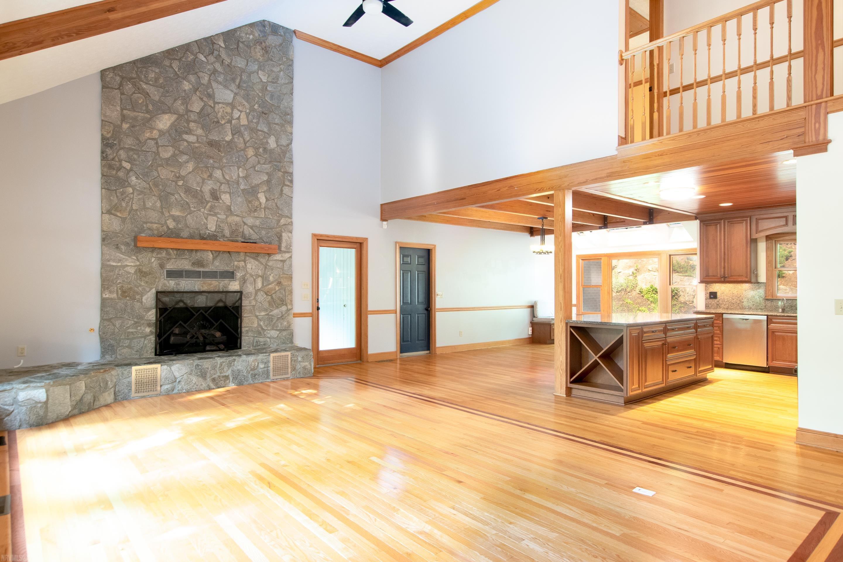 295 DEERCROFT Drive