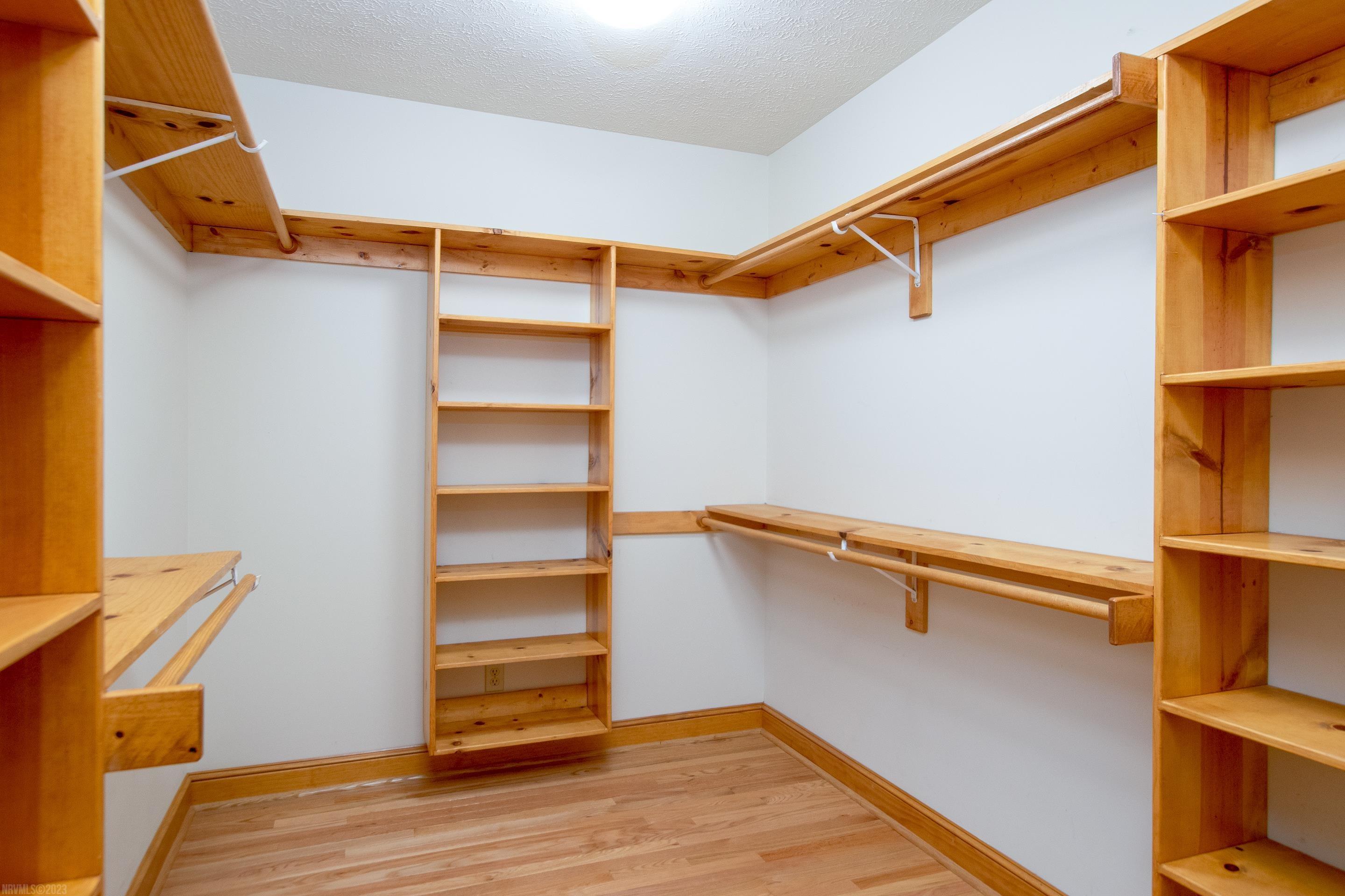 295 DEERCROFT Drive
