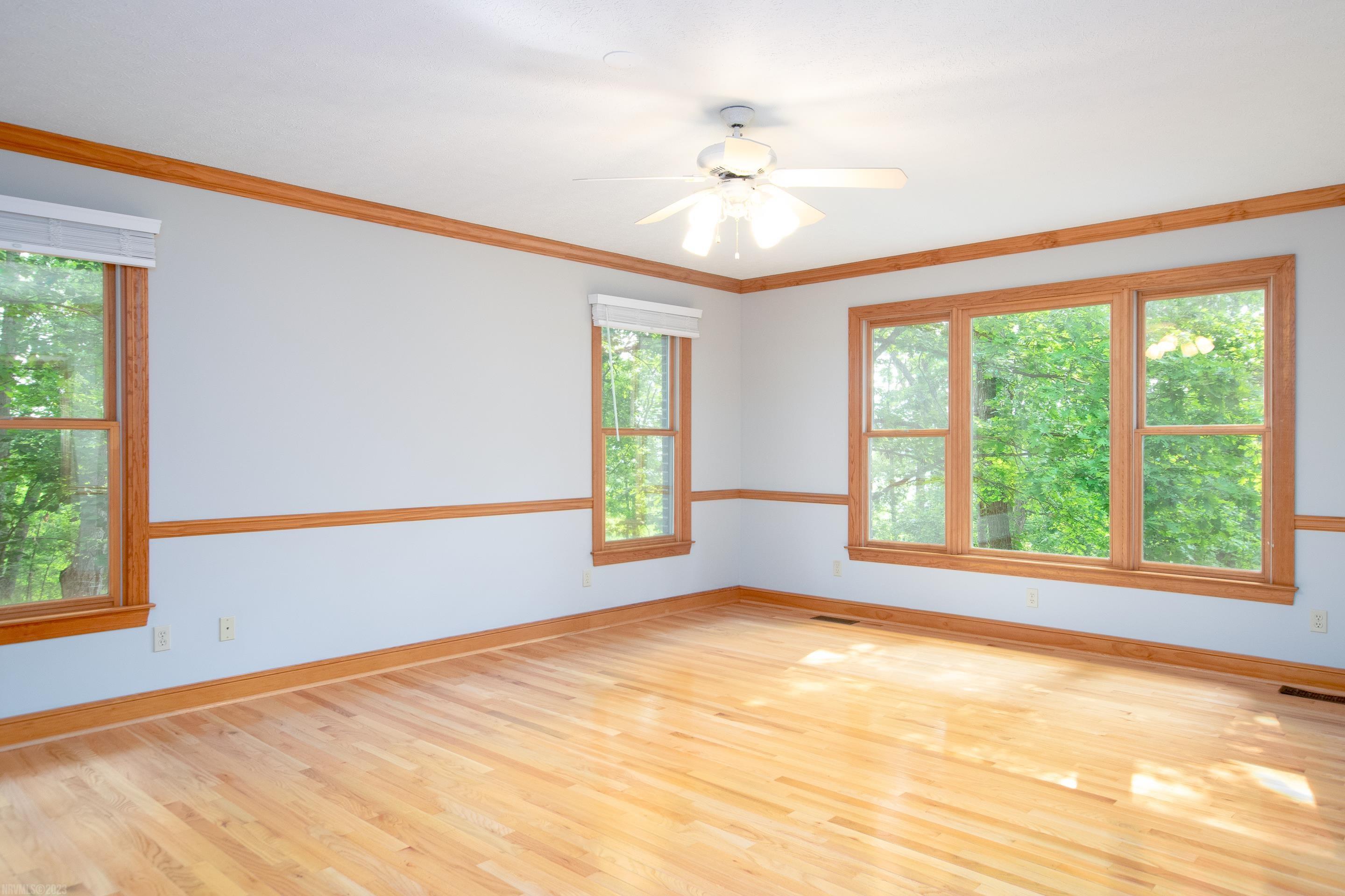 295 DEERCROFT Drive