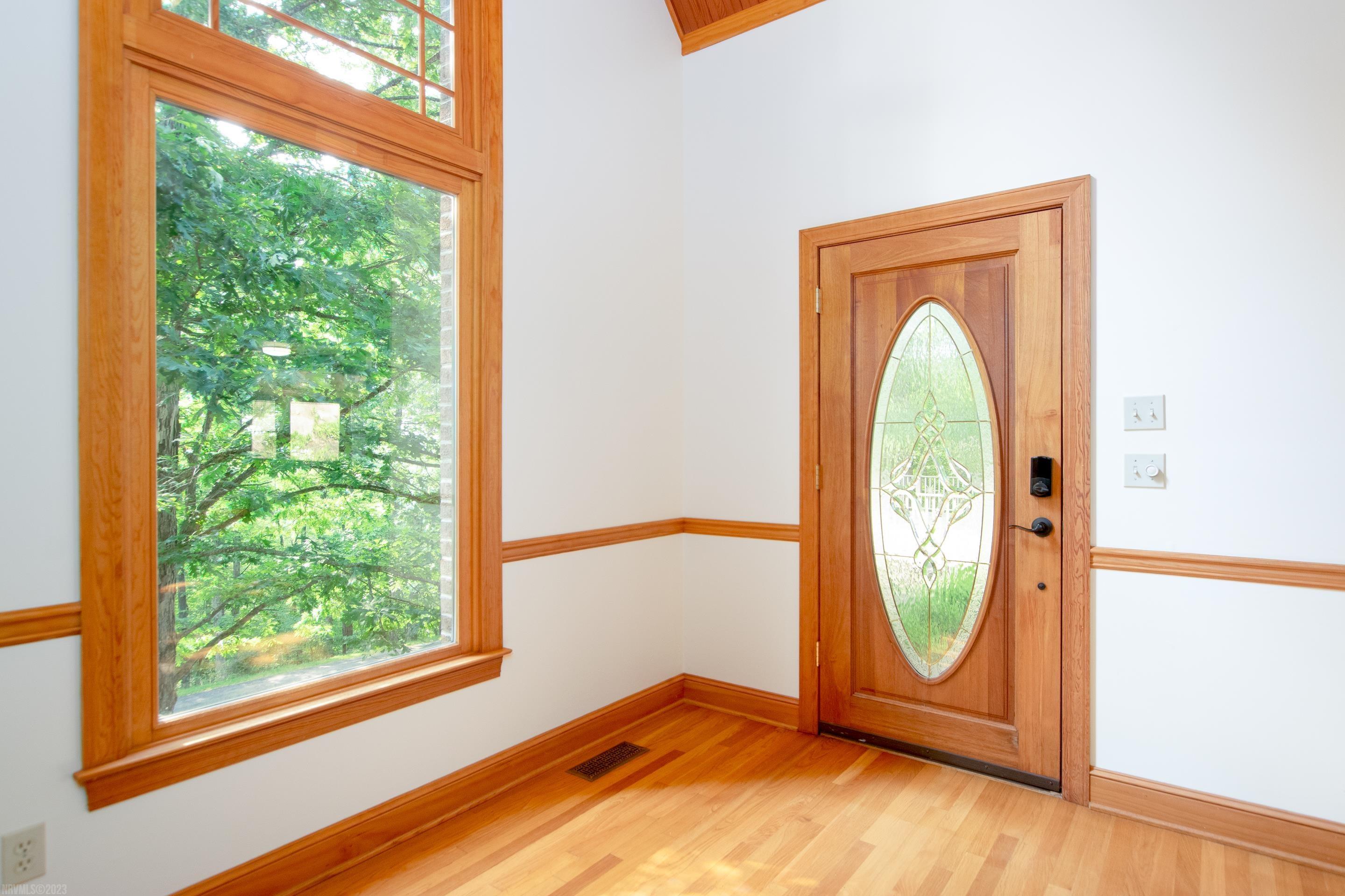 295 DEERCROFT Drive