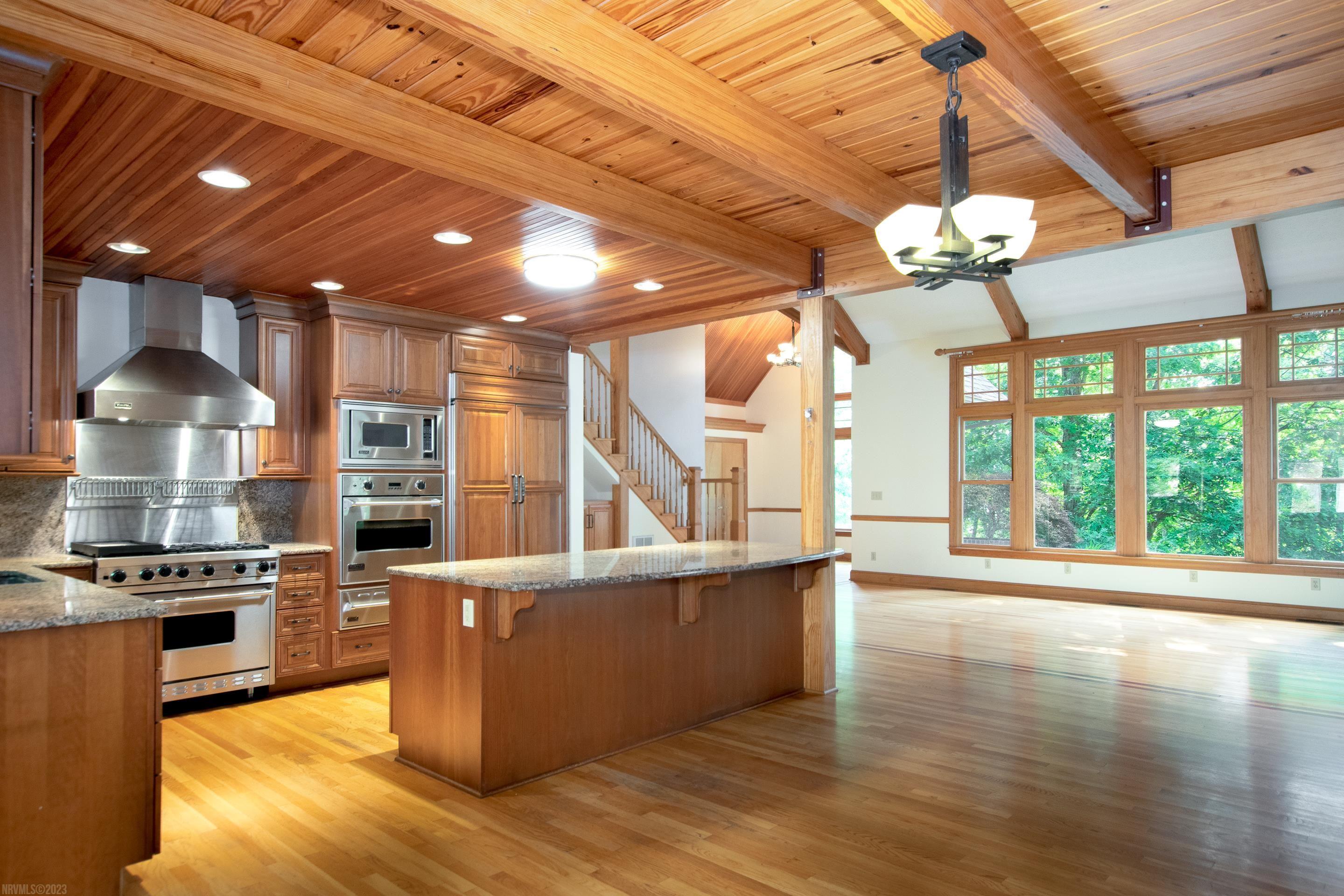 295 DEERCROFT Drive