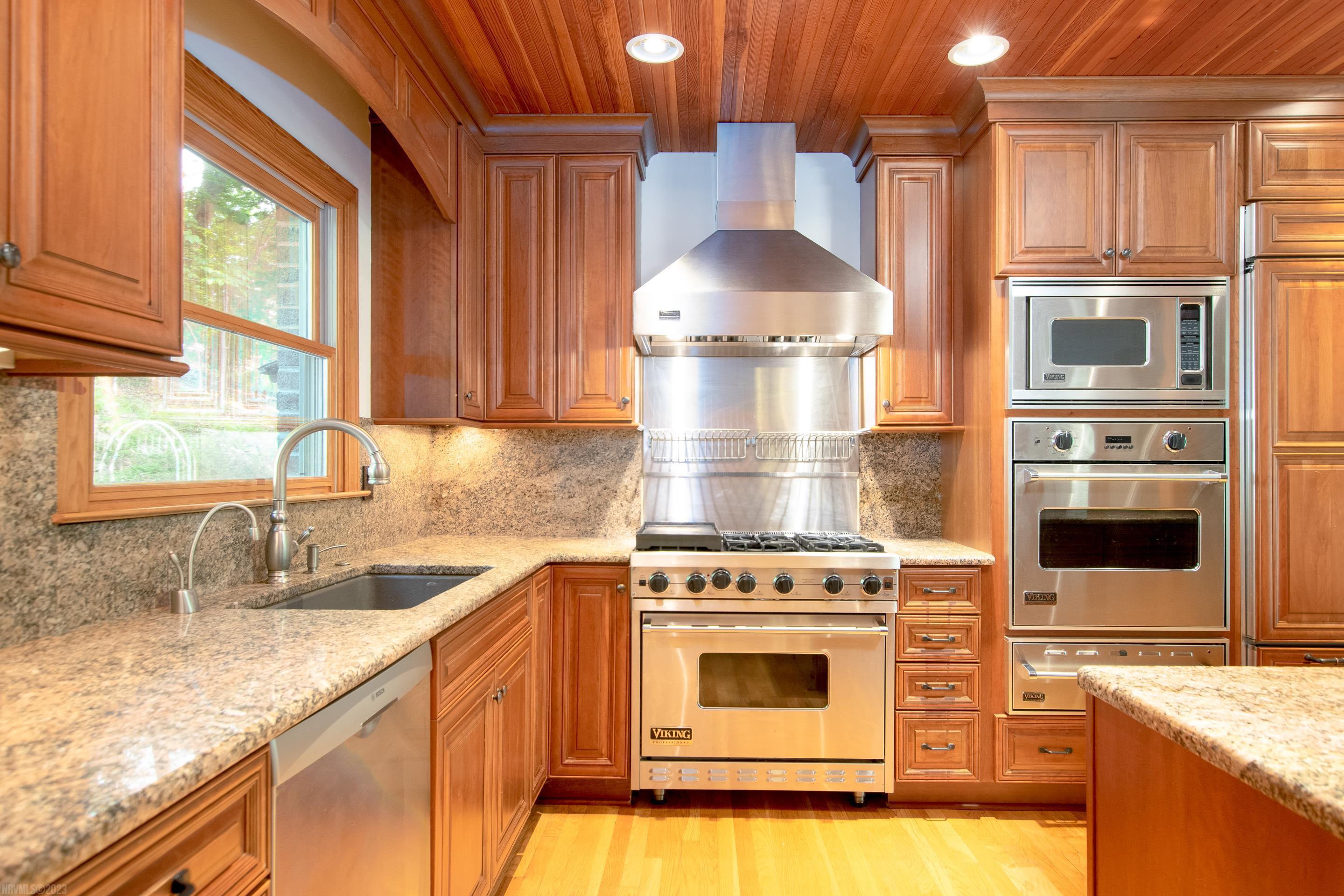 295 DEERCROFT Drive