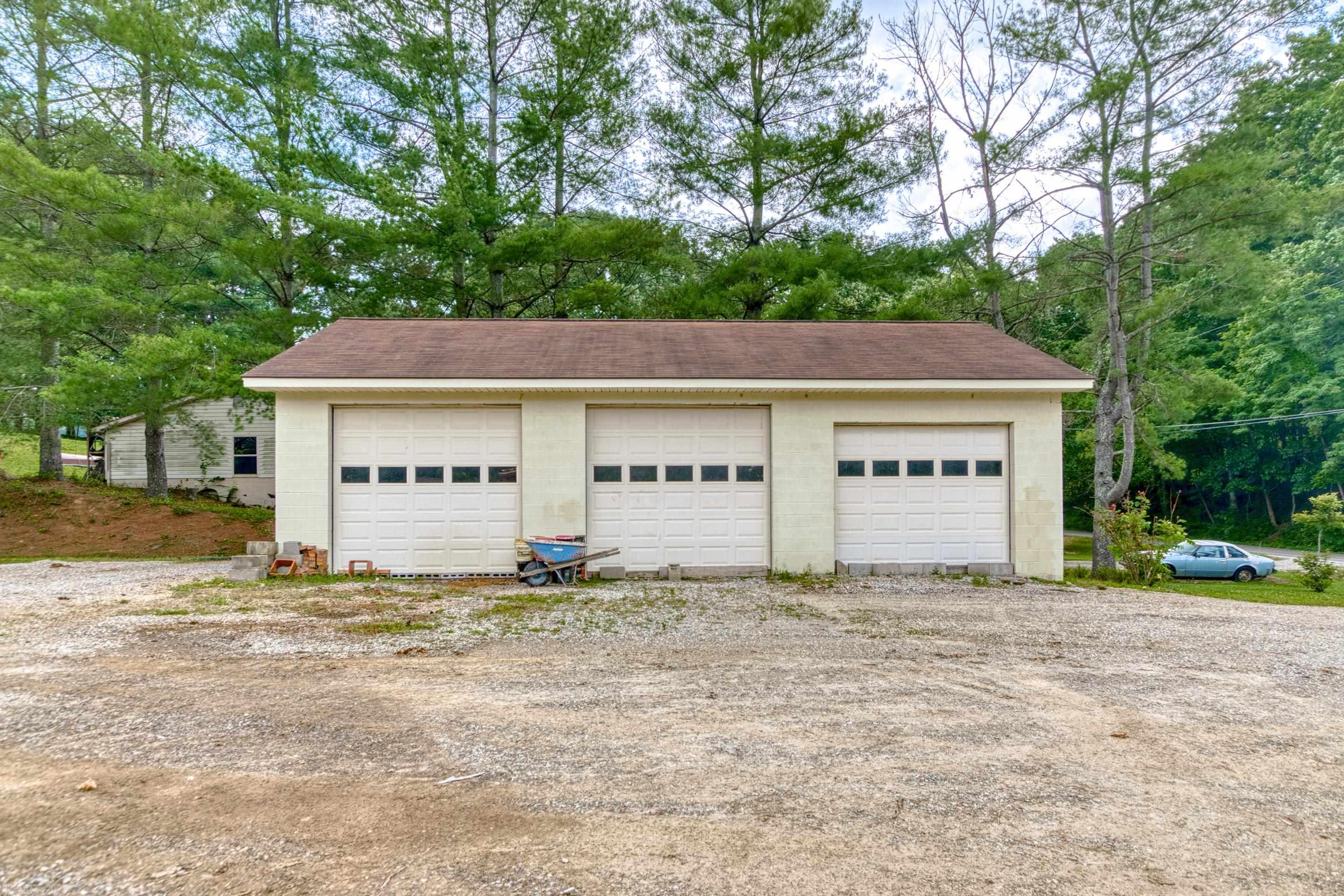 2716 Mud Pike Road