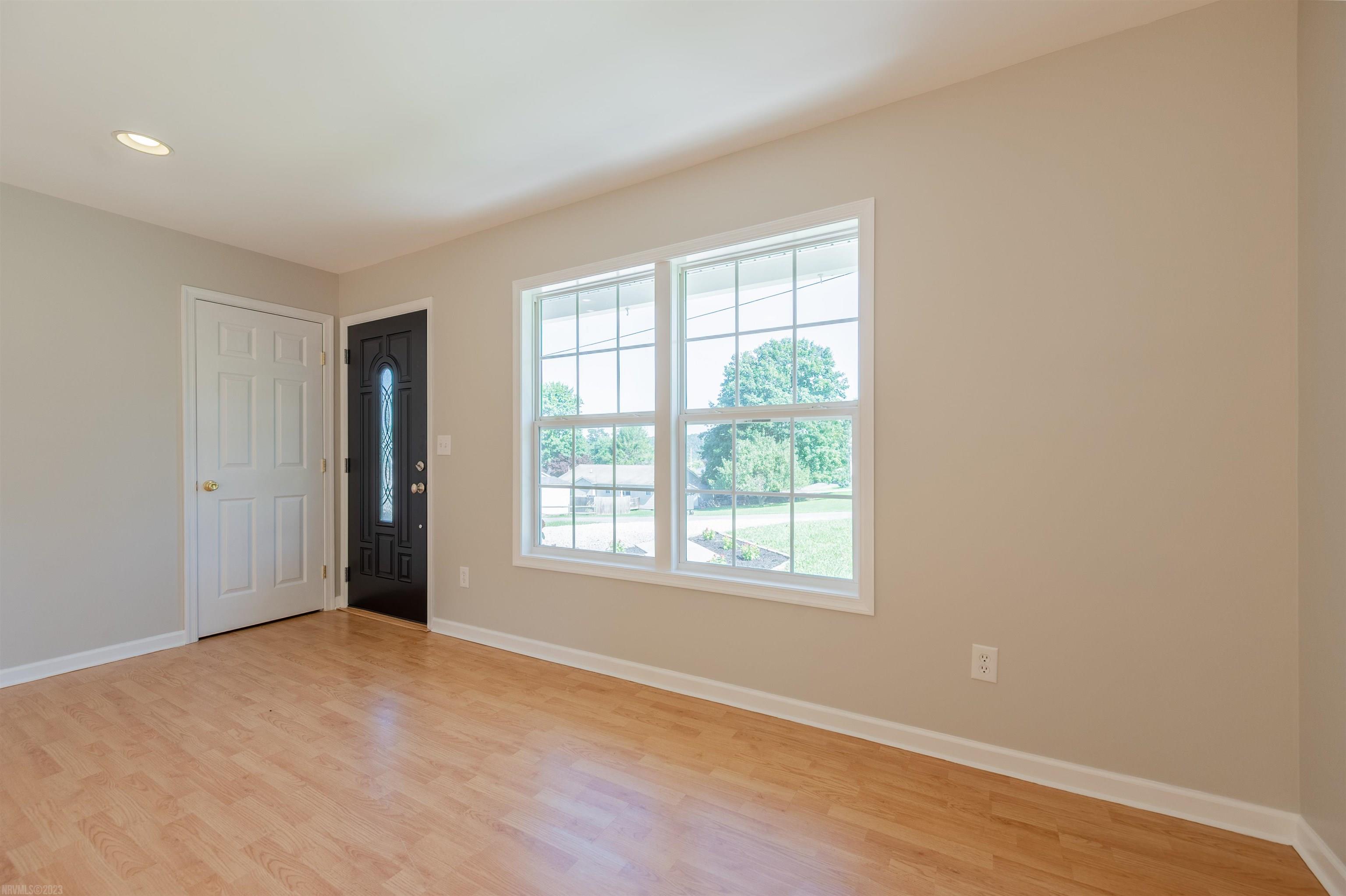 309 FOREST Avenue