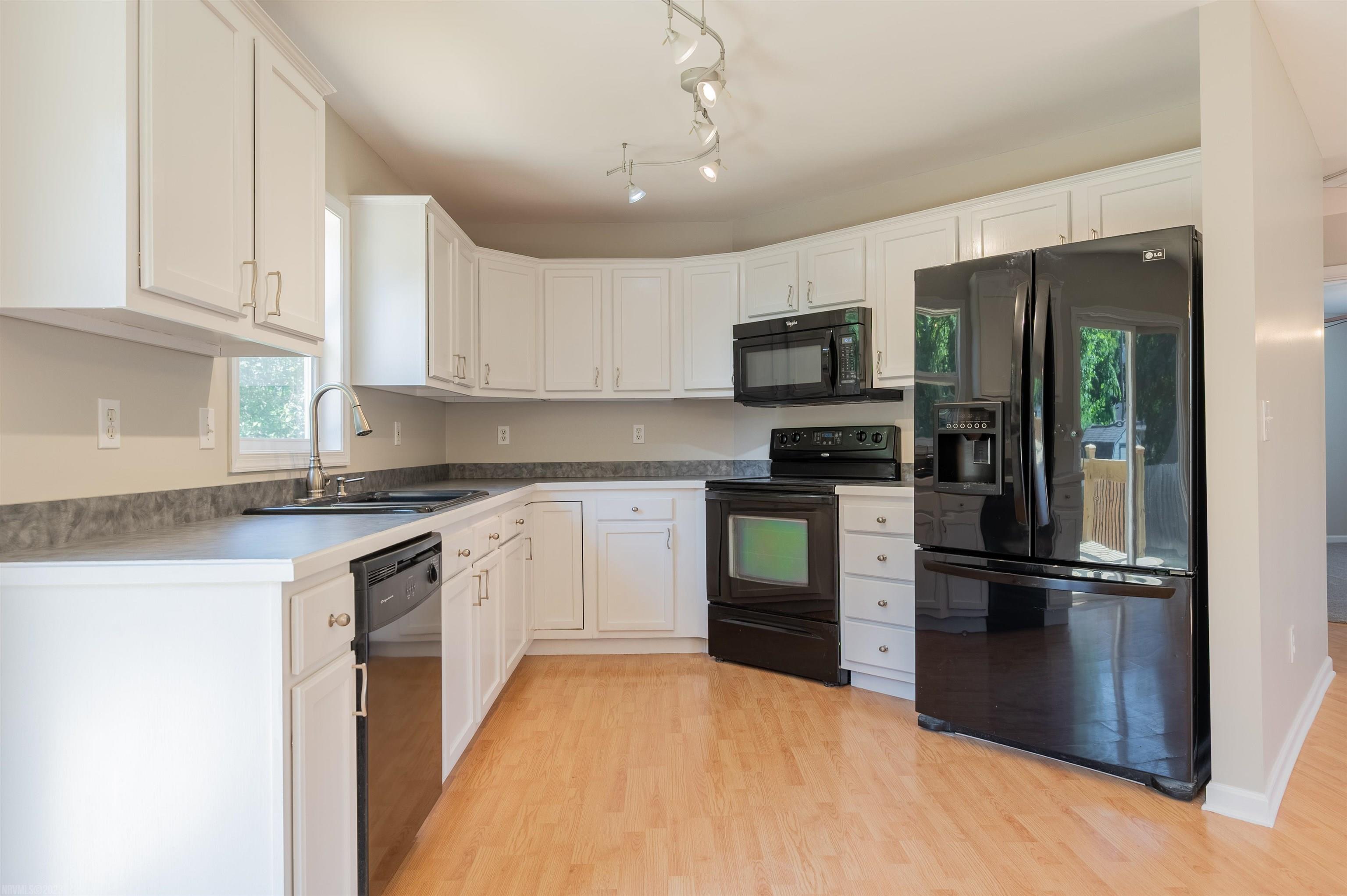 309 FOREST Avenue