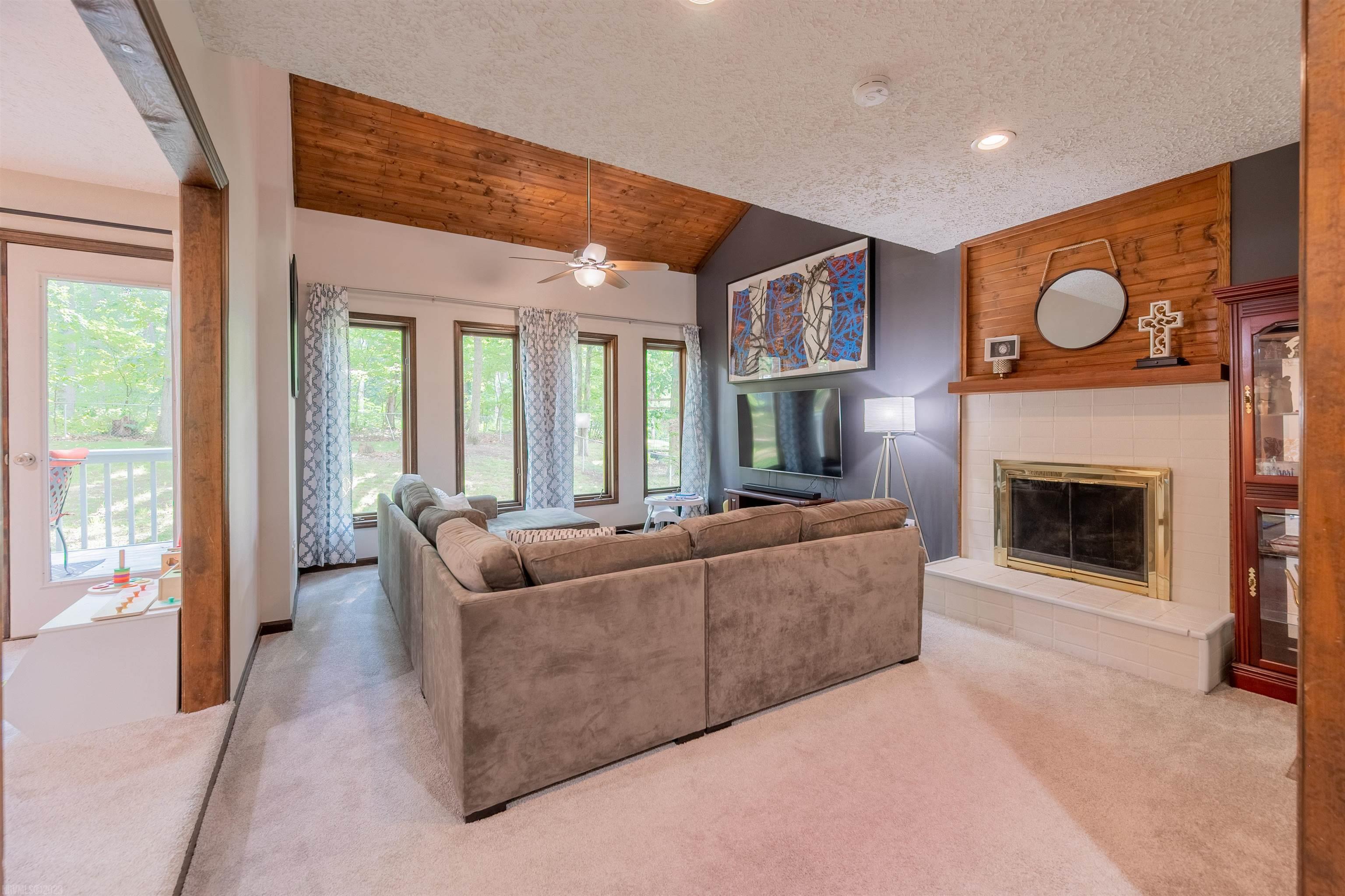 635 WHITE PINE Drive
