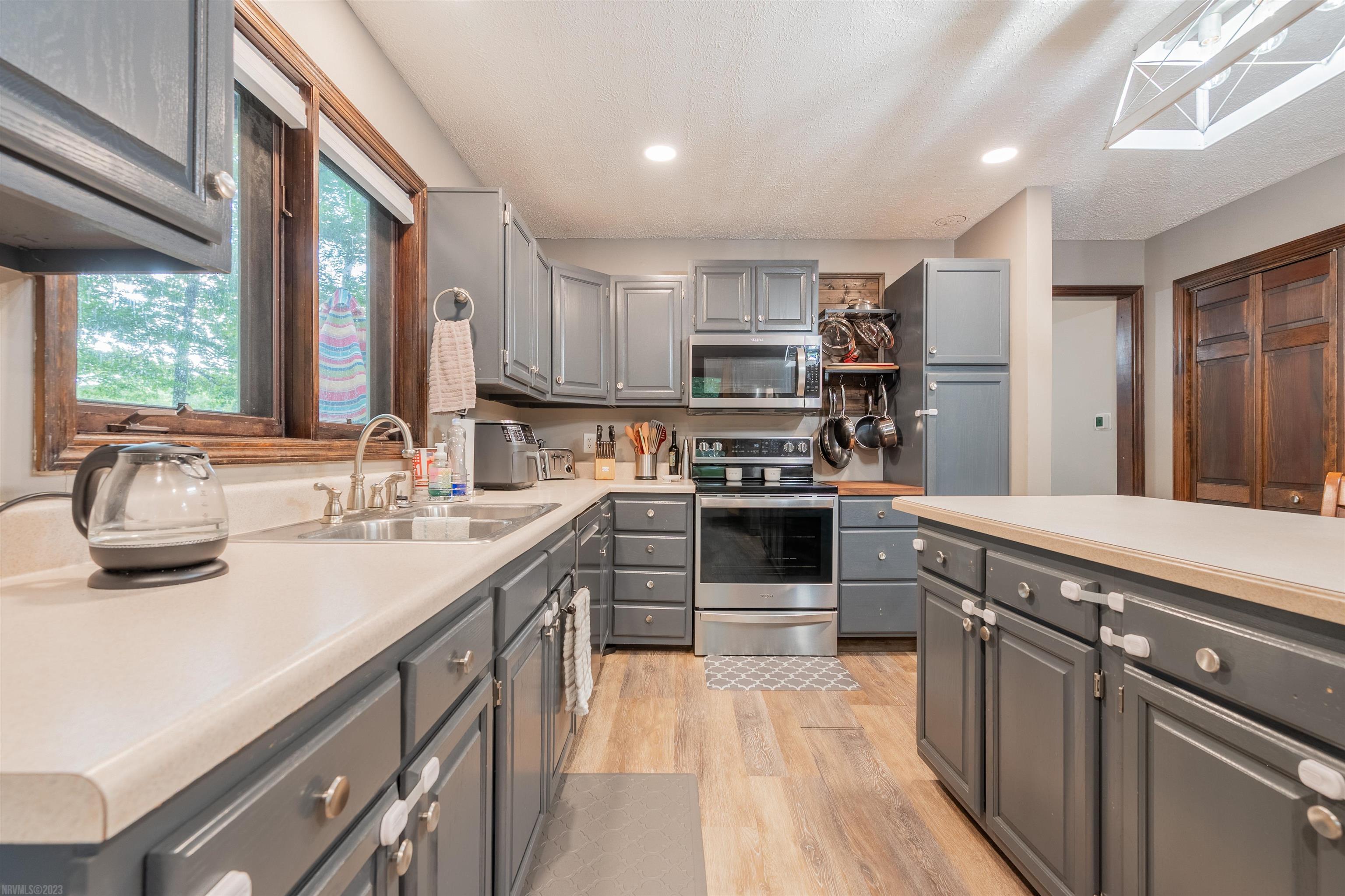 635 WHITE PINE Drive