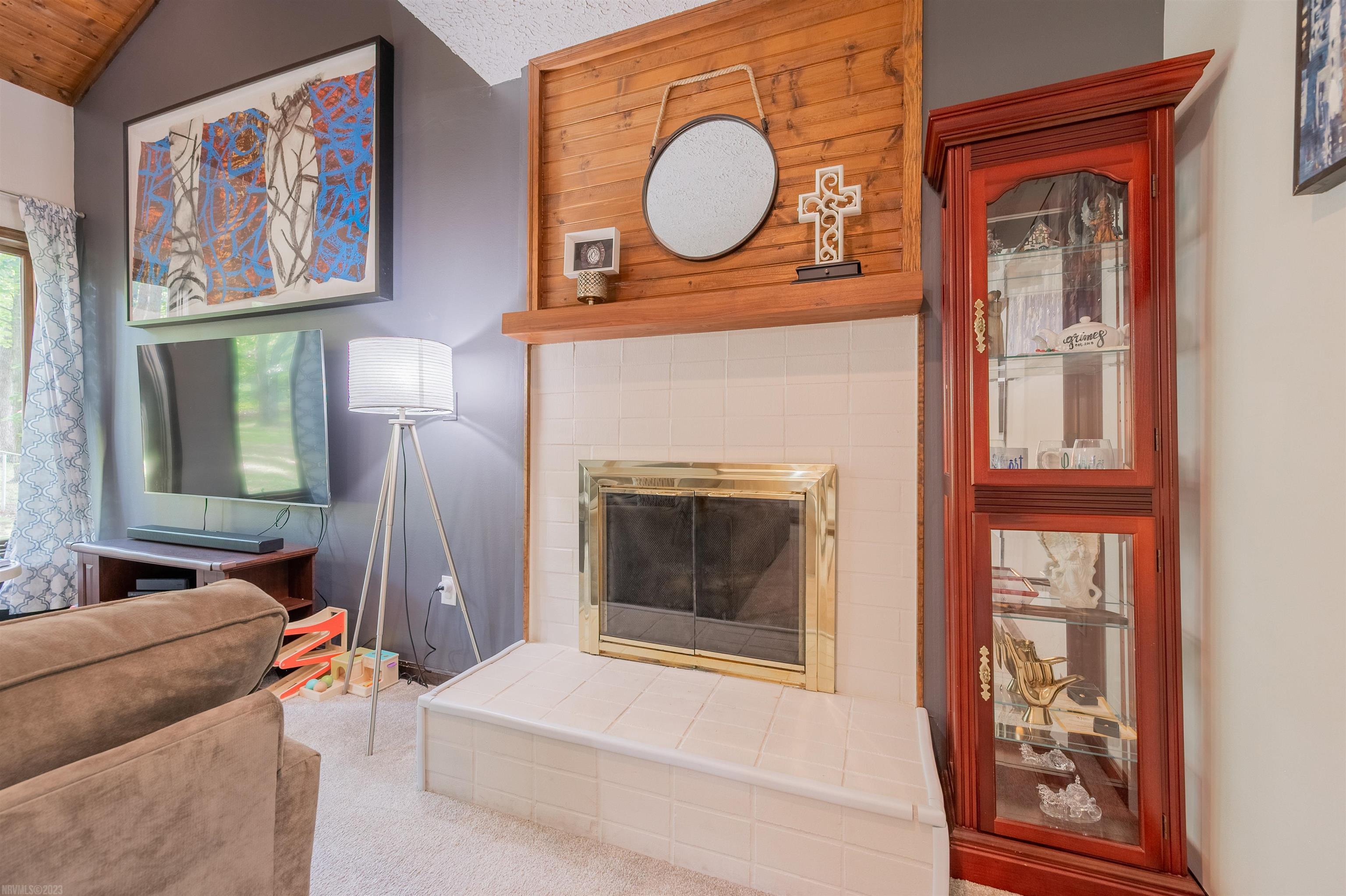 635 WHITE PINE Drive