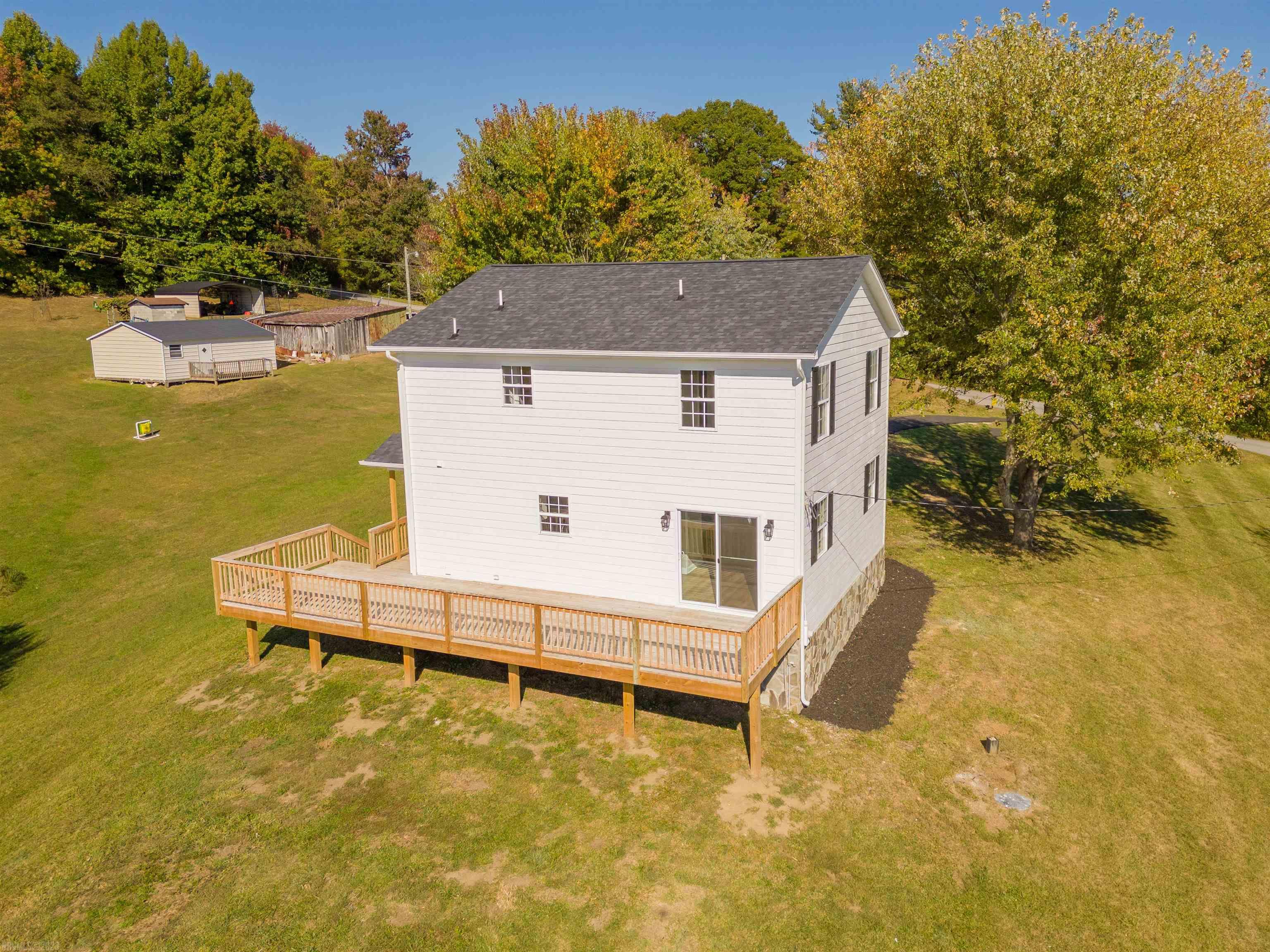 254 WINDY HILL Road NW