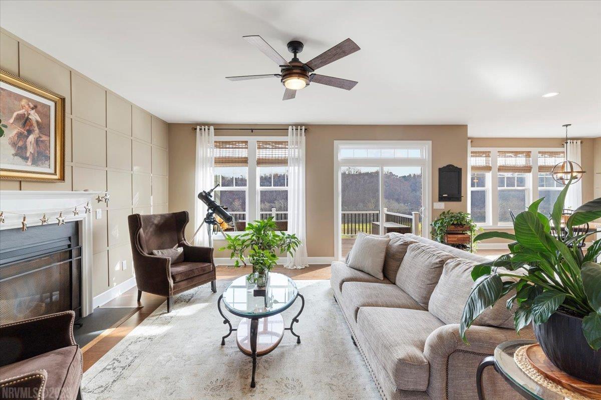 6436 TEETH OF THE DOG Drive