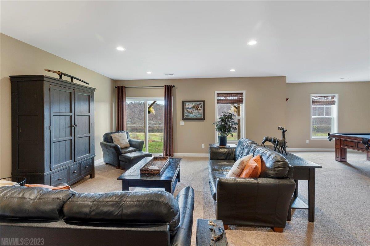 6436 TEETH OF THE DOG Drive