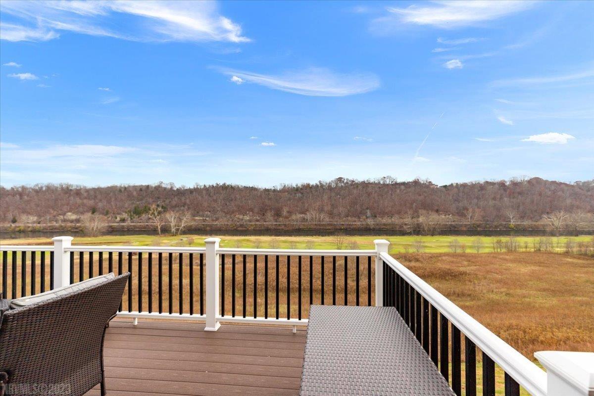 6436 TEETH OF THE DOG Drive