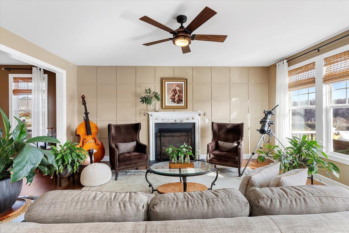 6436 TEETH OF THE DOG Drive