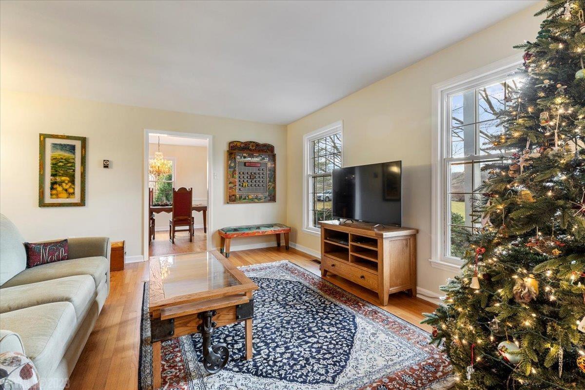 2270 MOUNT TABOR Road