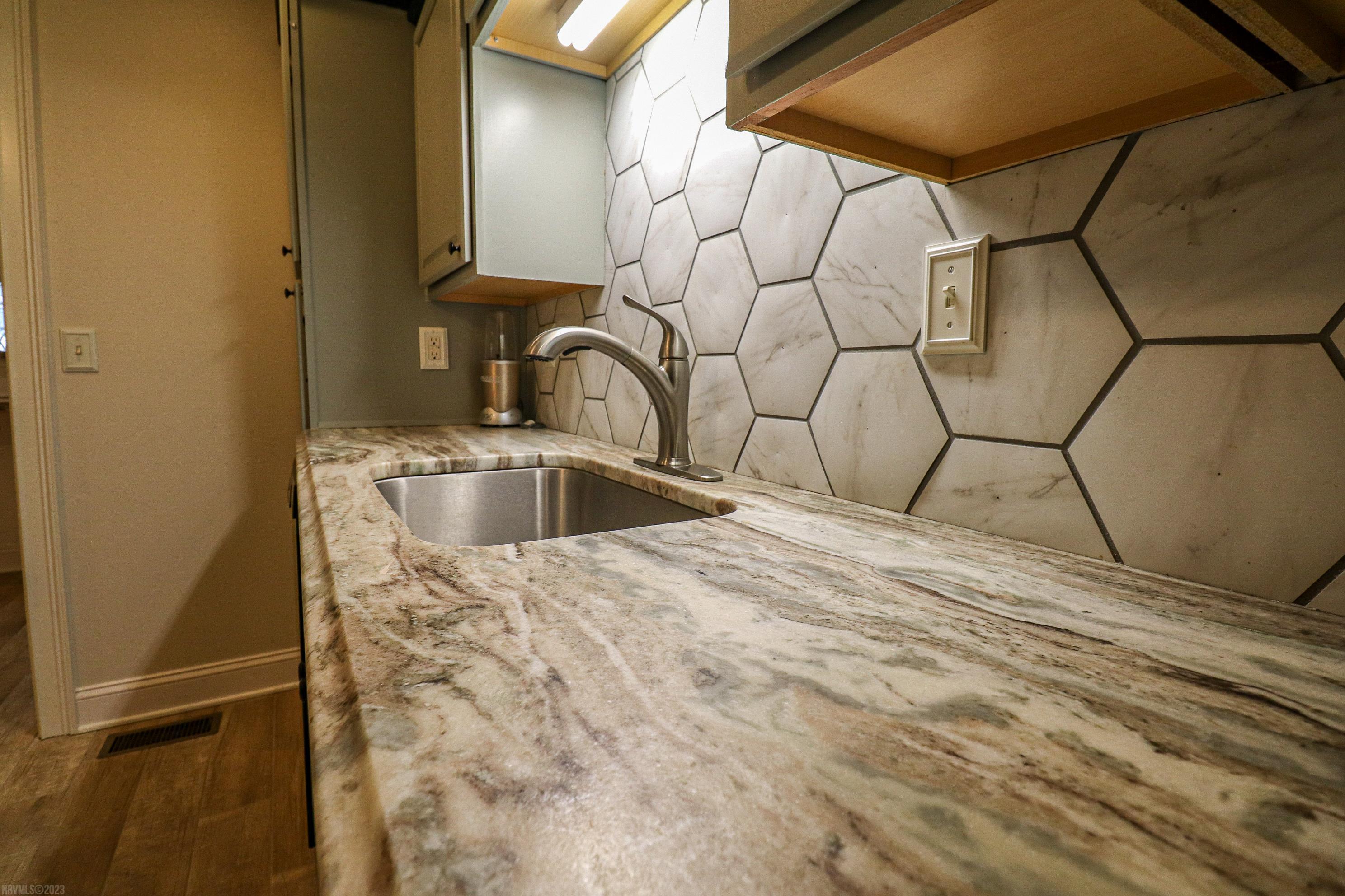 5277 Grandview Drive