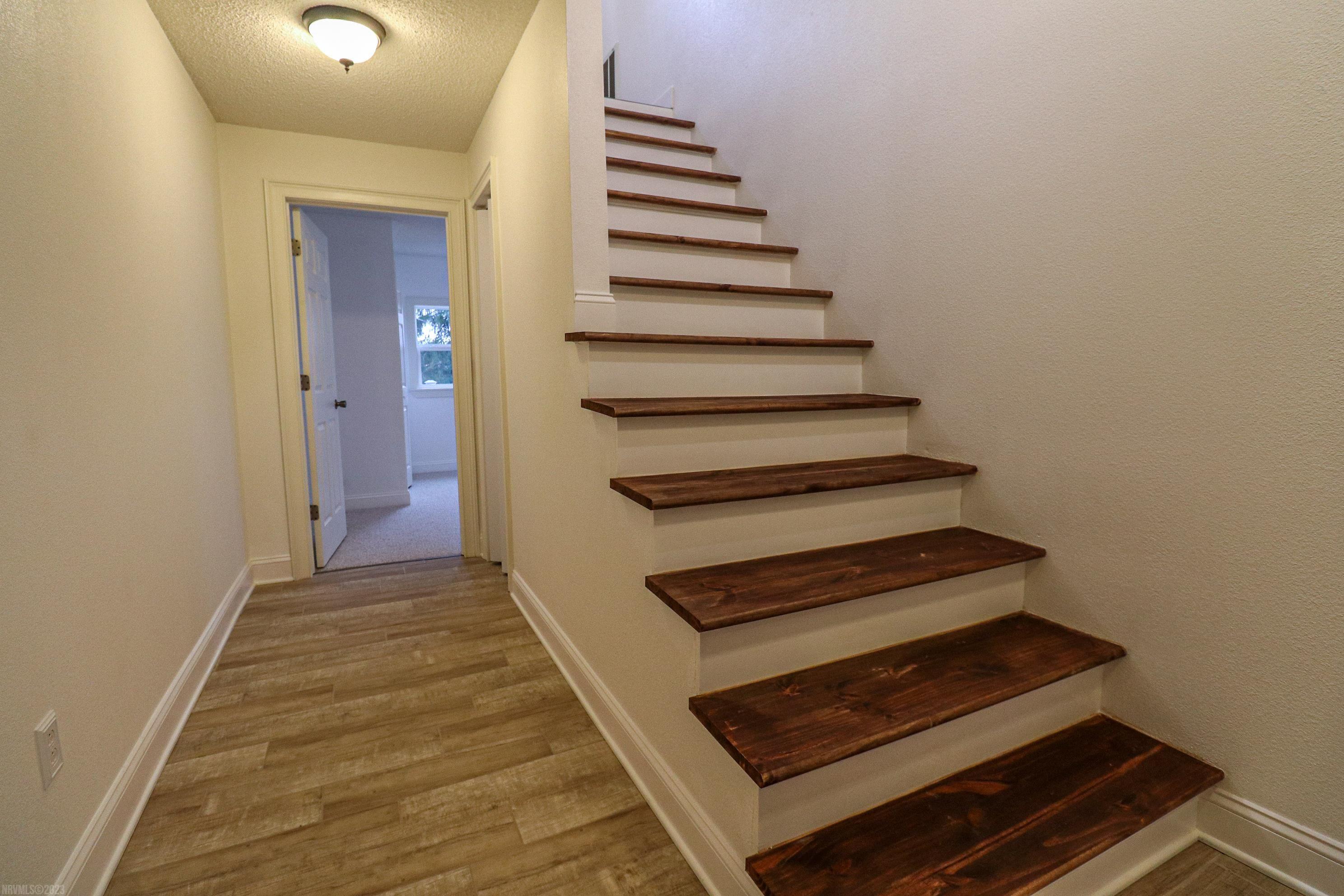 5277 Grandview Drive