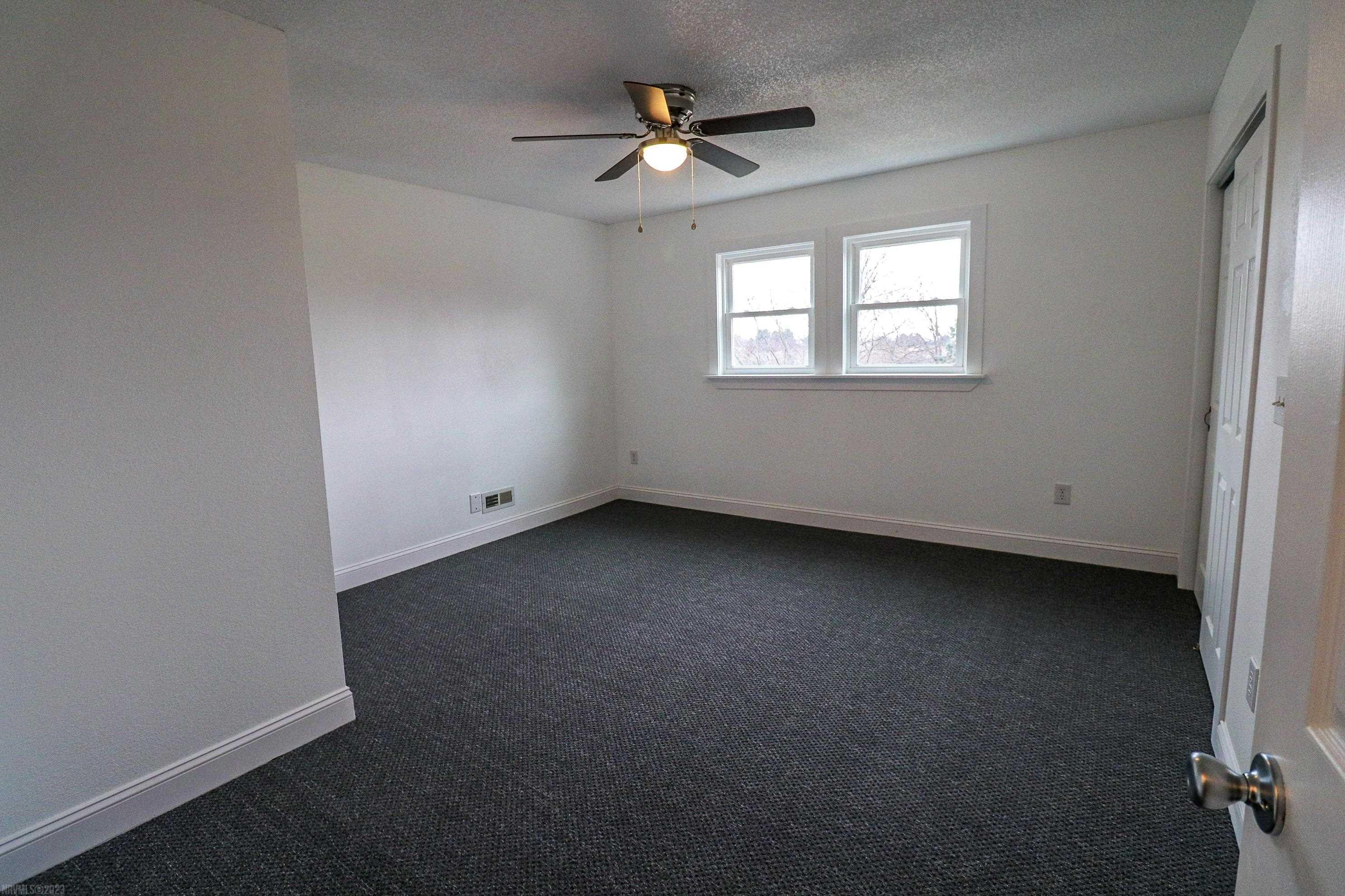 5277 Grandview Drive