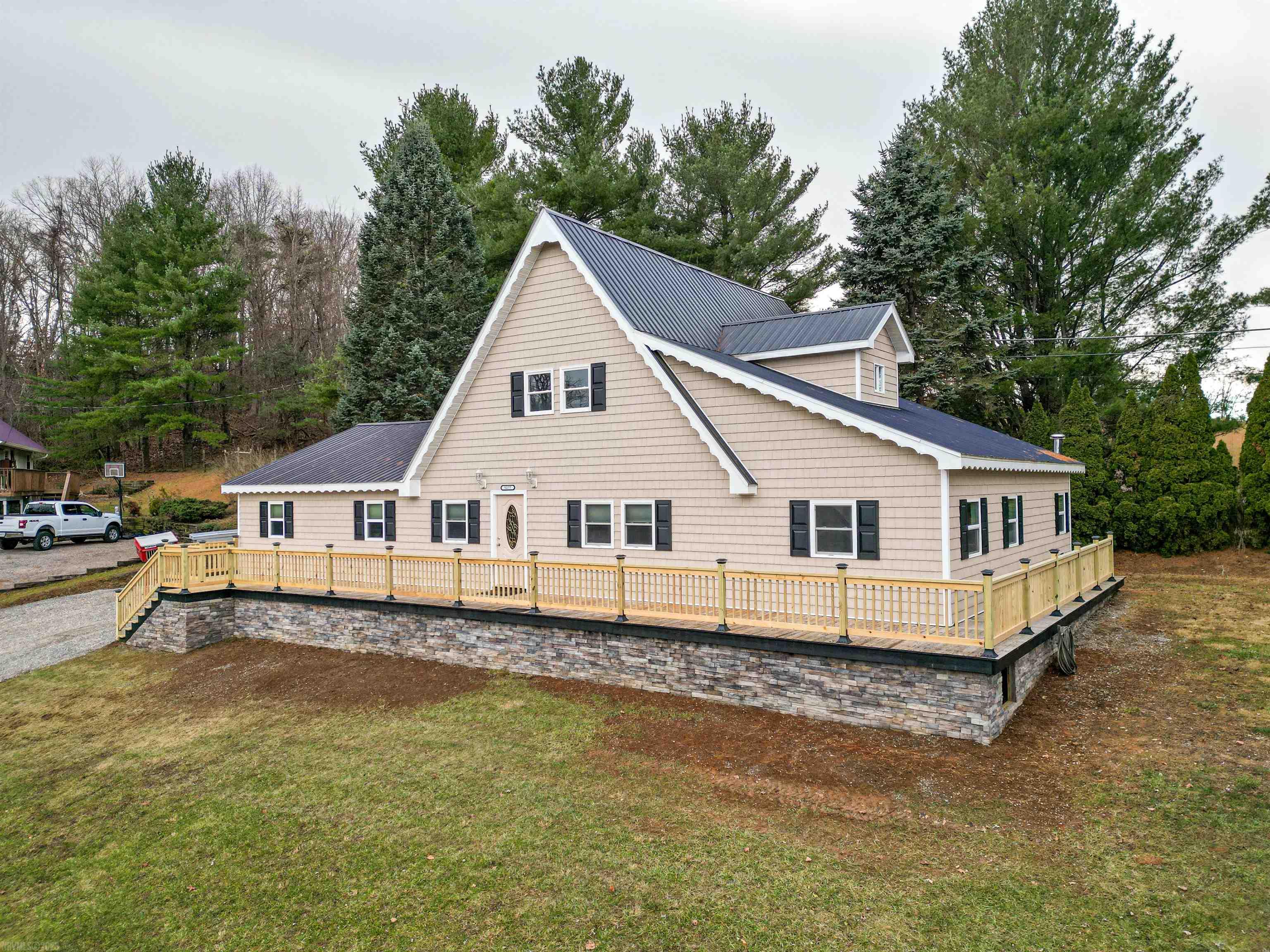 5277 Grandview Drive