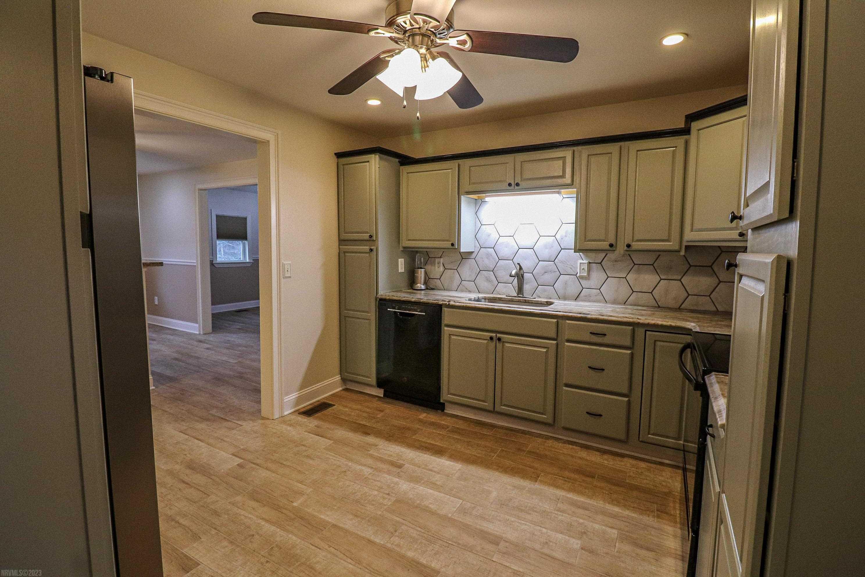 5277 Grandview Drive