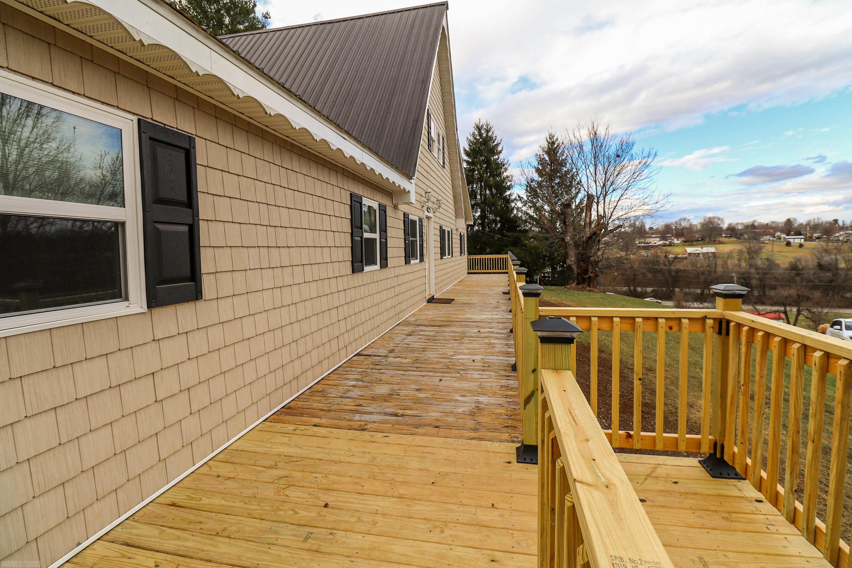 5277 Grandview Drive