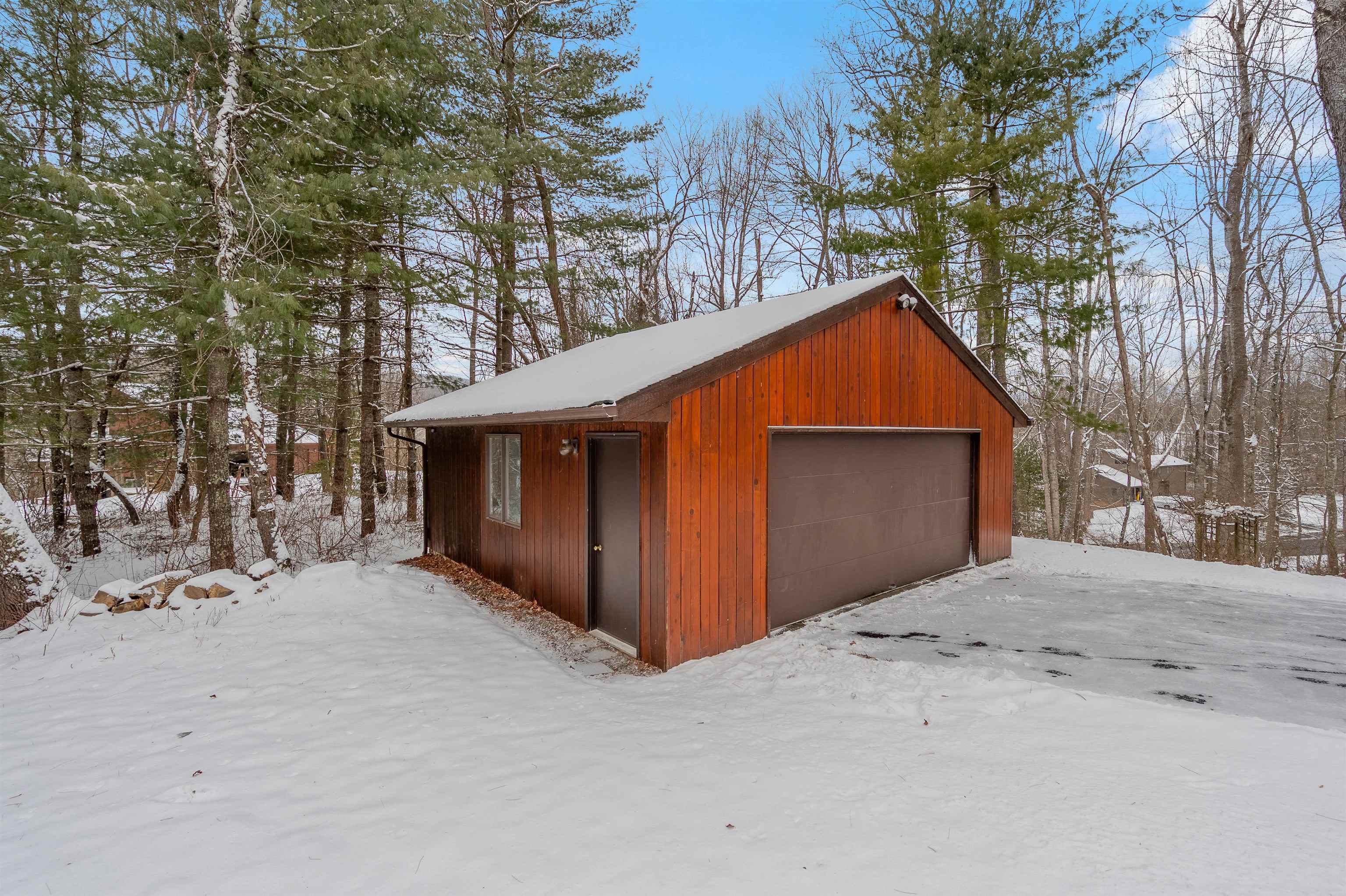 1105 DEERFIELD Drive