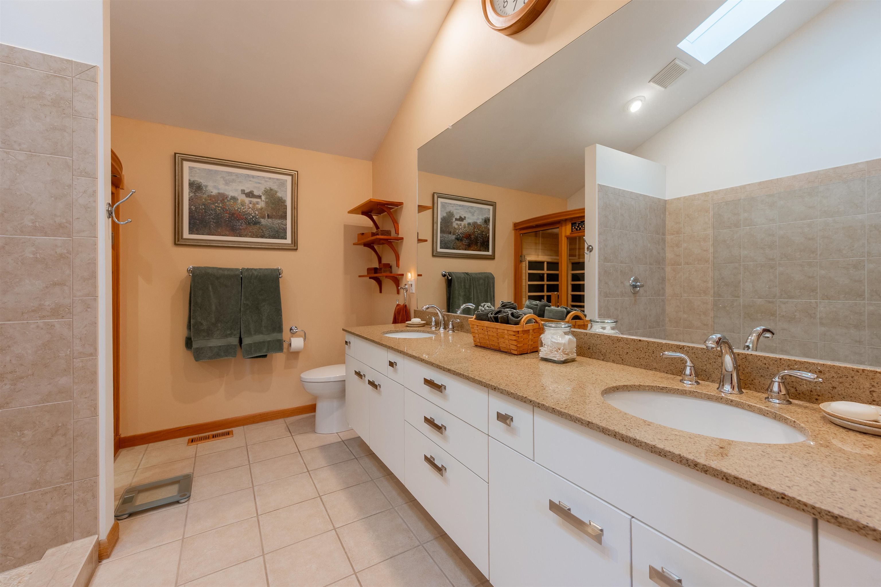 1105 DEERFIELD Drive