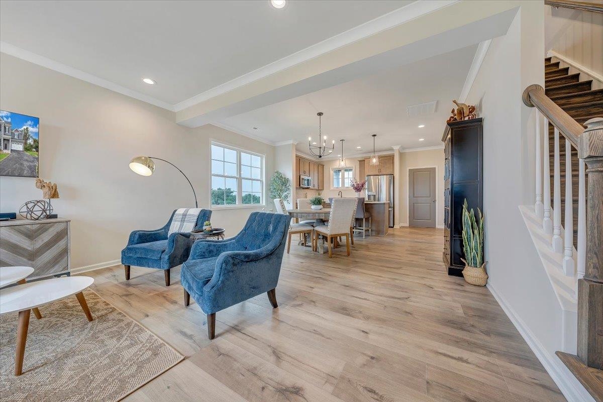 2033 Kyles Way