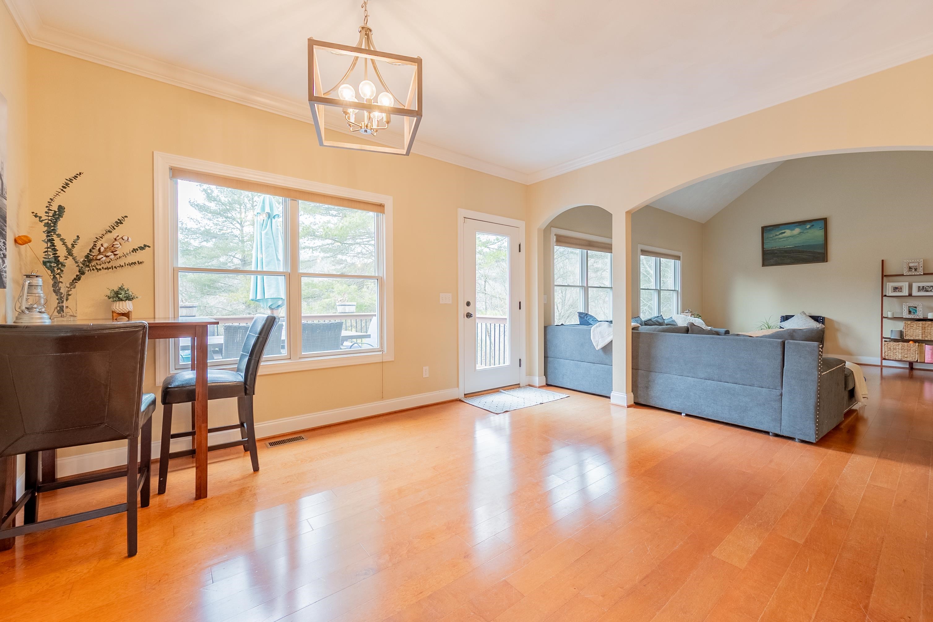 212 BISHOP Road