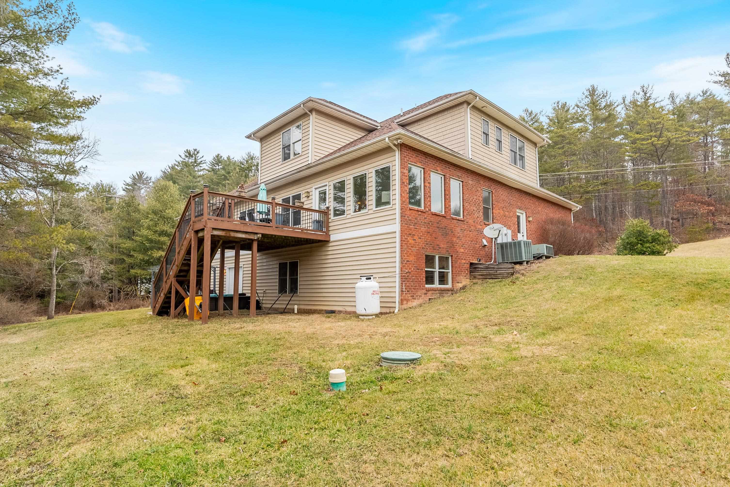 212 BISHOP Road
