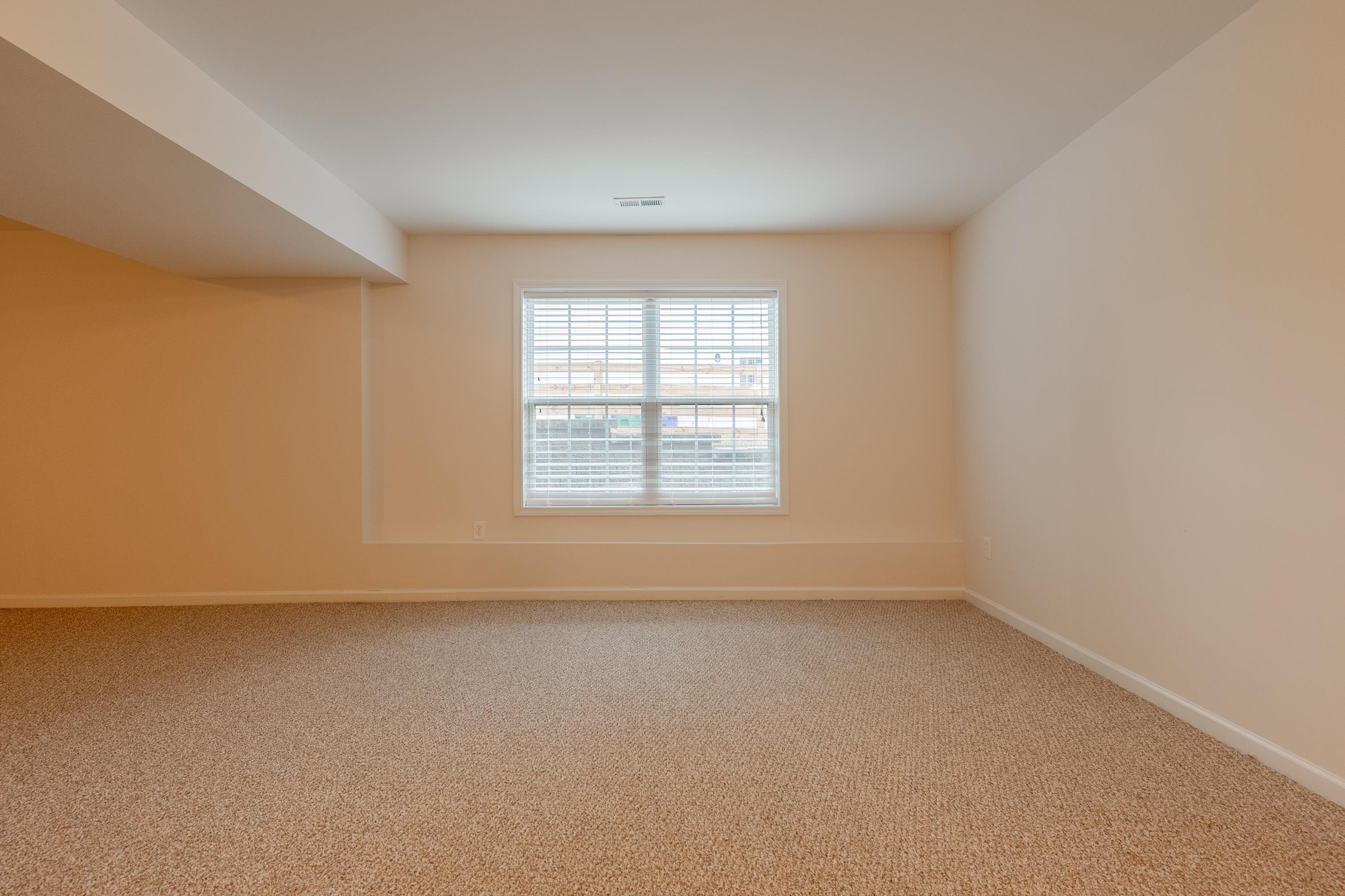 185 WINDSOR Drive
