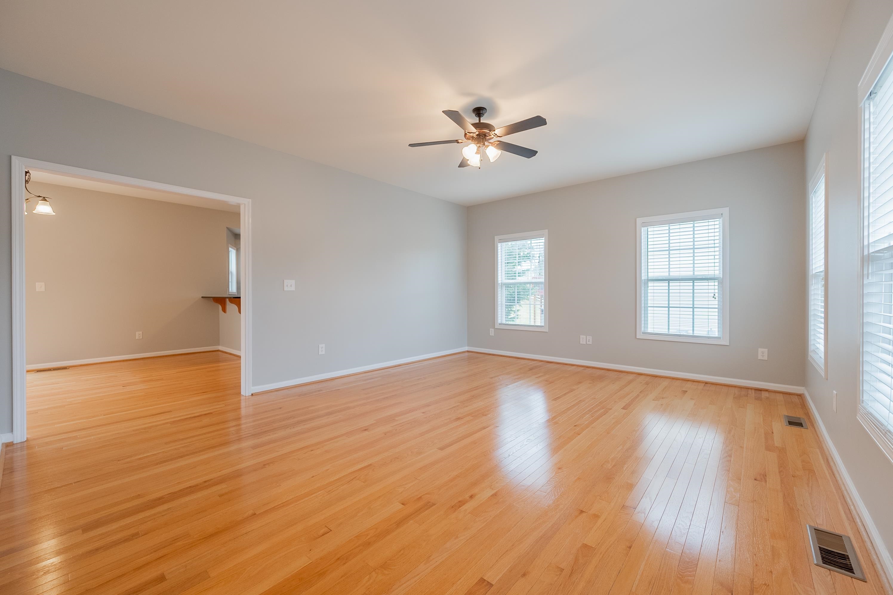 185 WINDSOR Drive