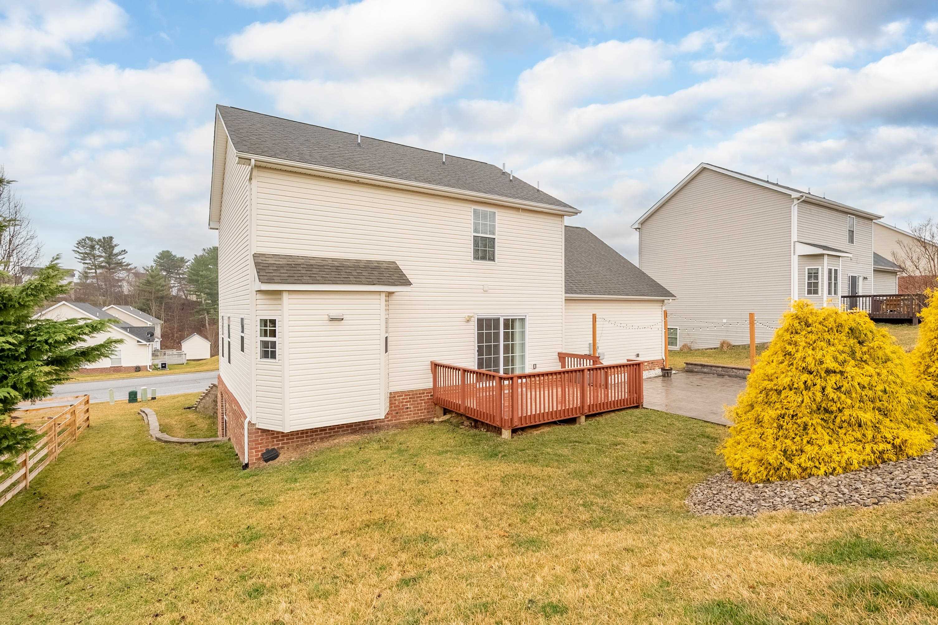 185 WINDSOR Drive
