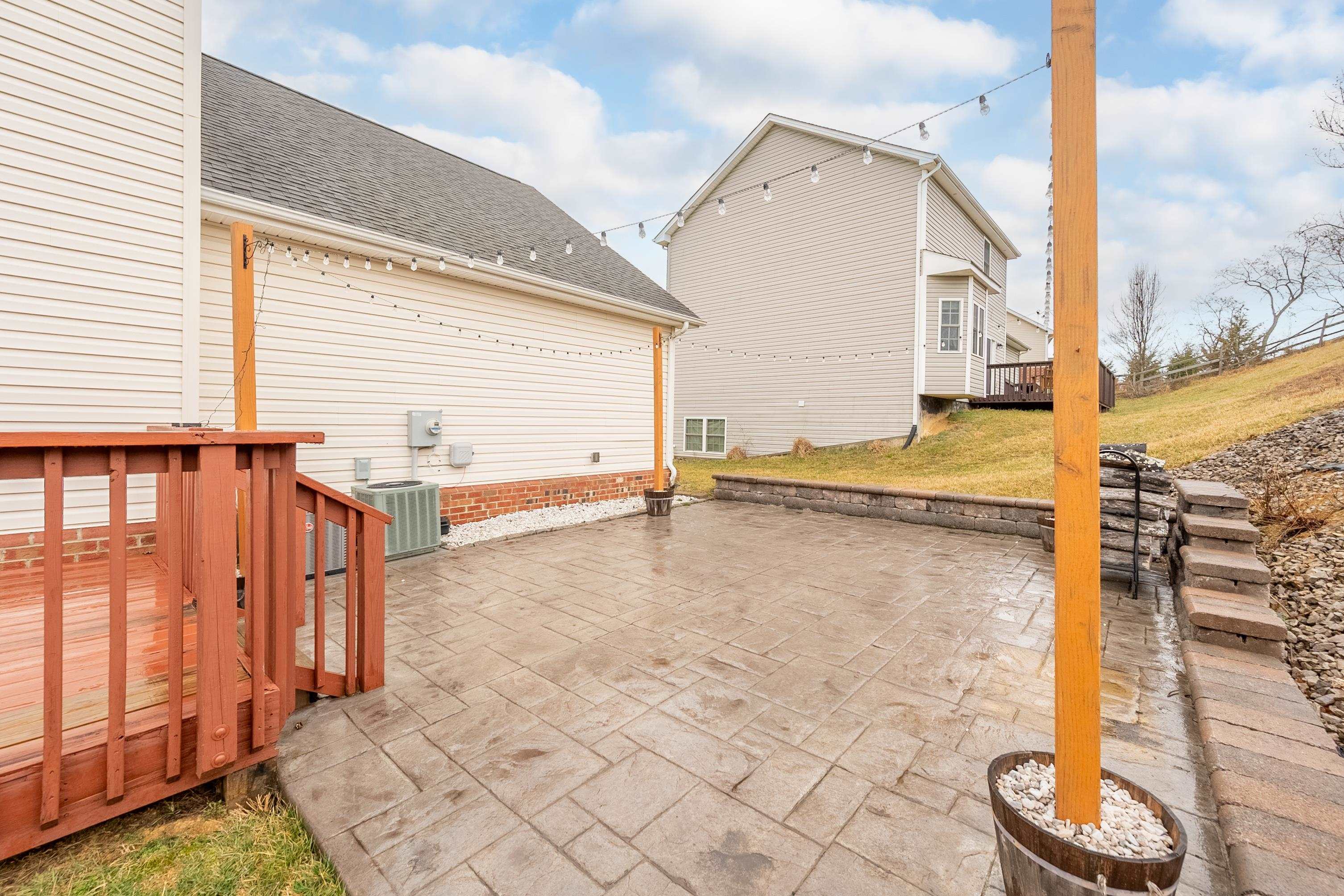 185 WINDSOR Drive