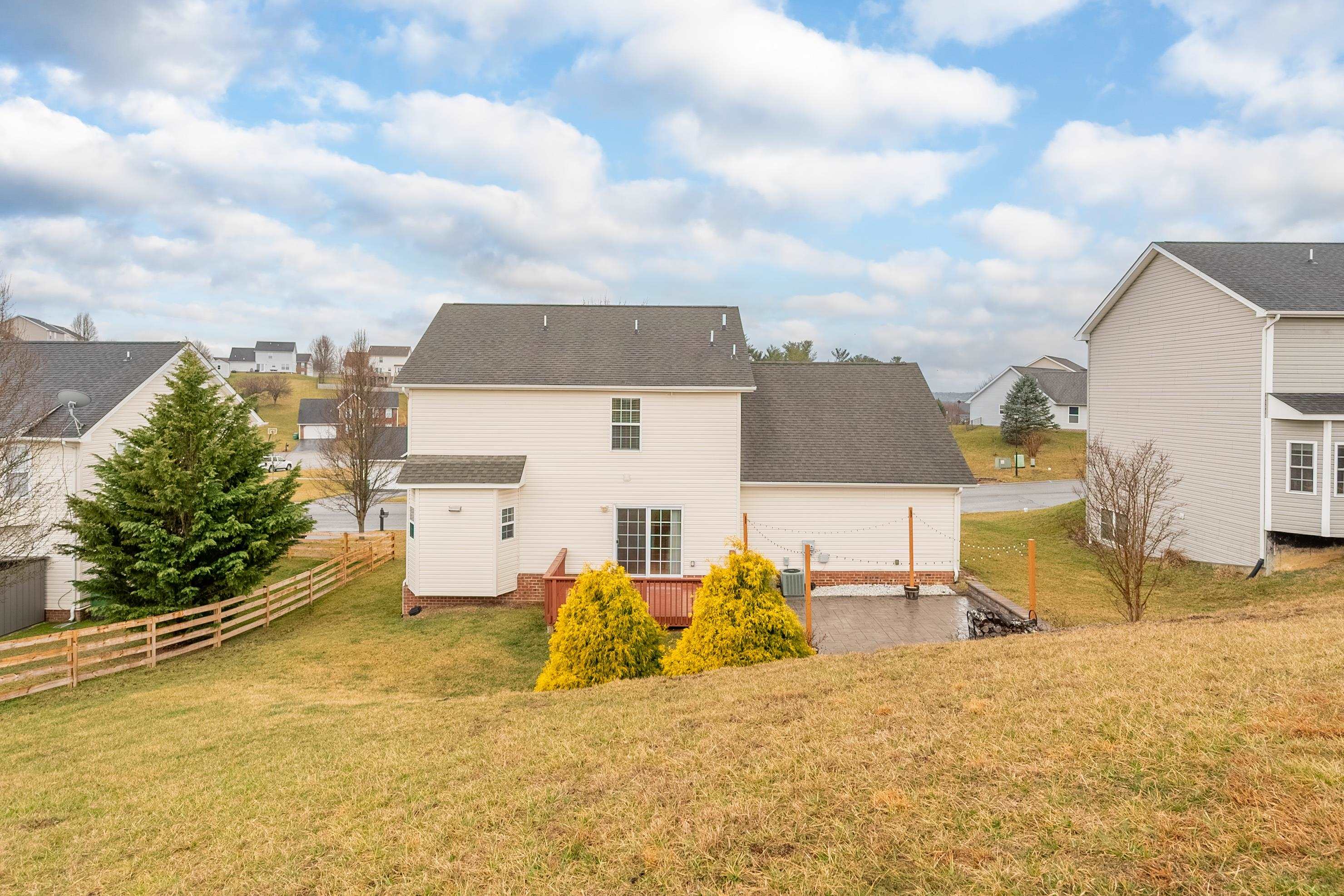 185 WINDSOR Drive