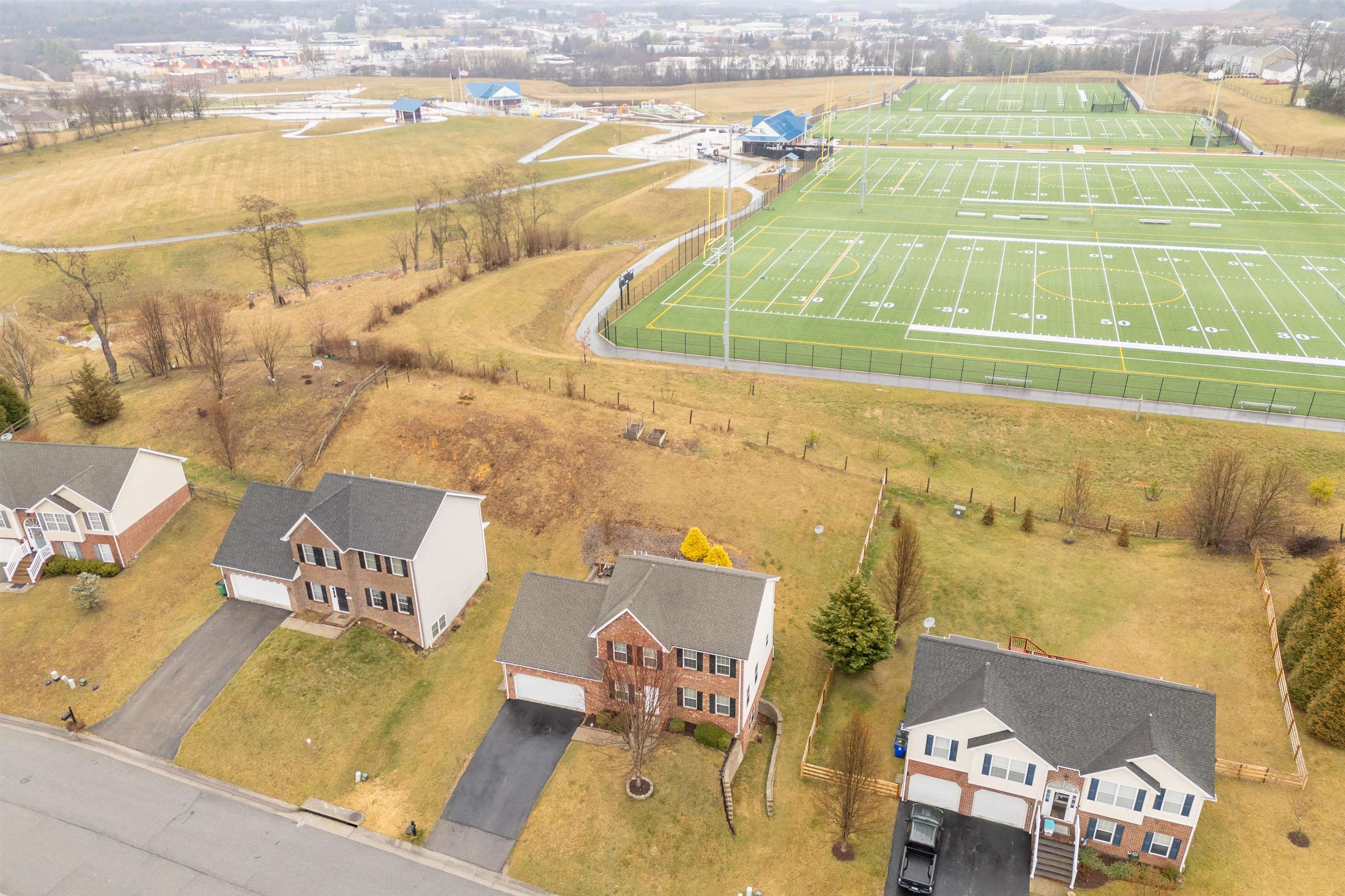 185 WINDSOR Drive