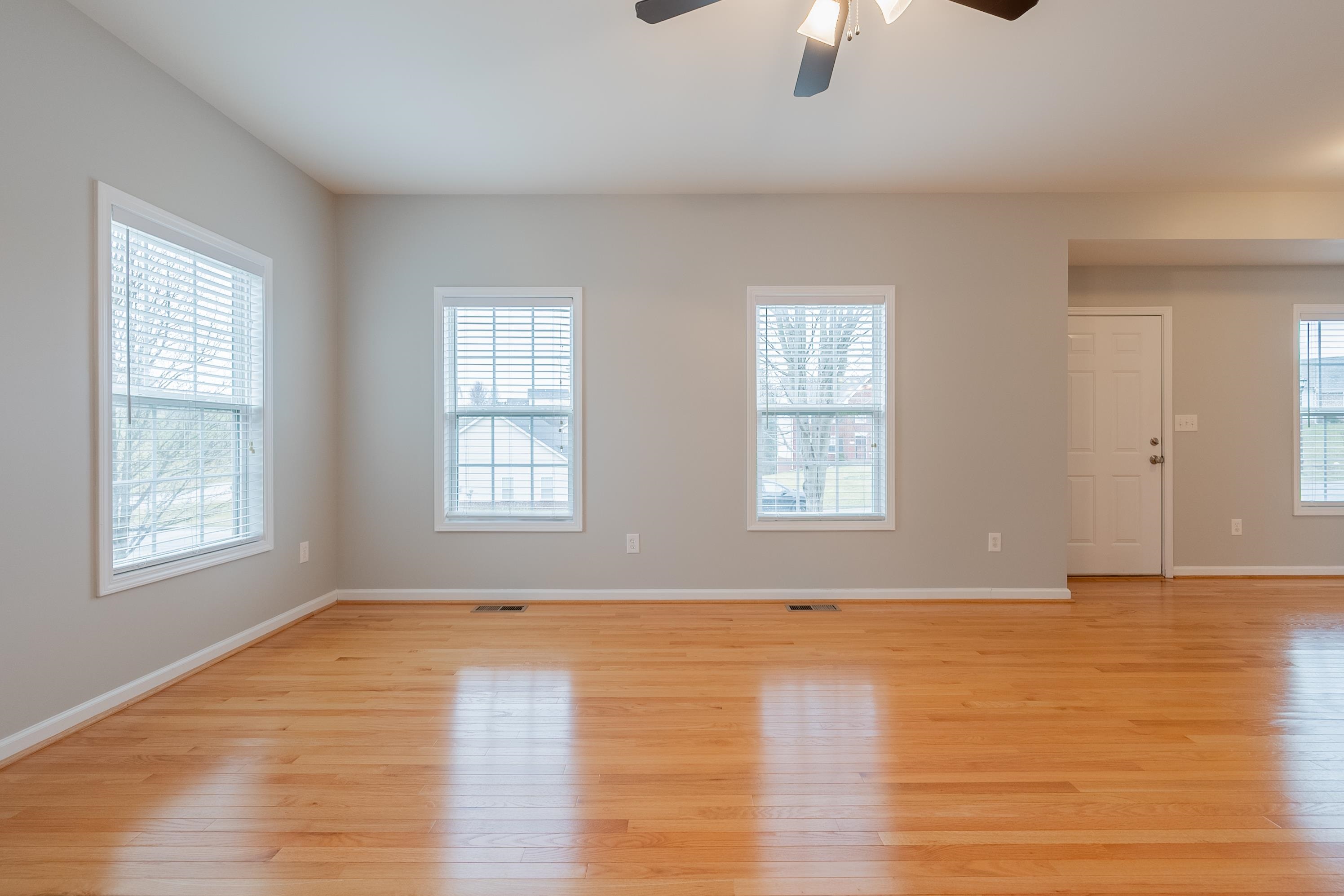 185 WINDSOR Drive