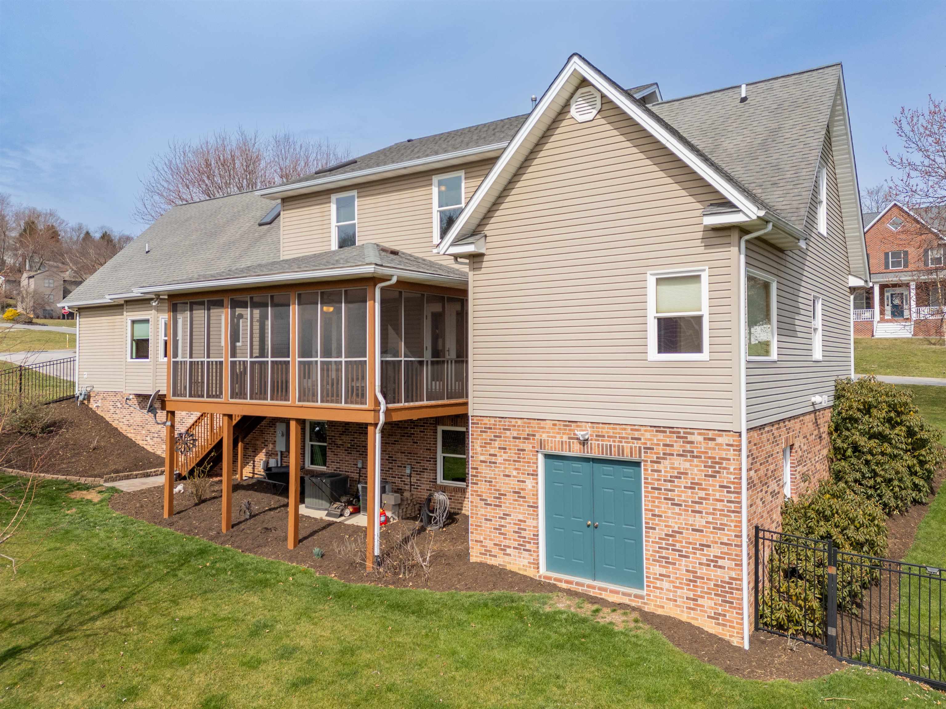501 Leisure Lane