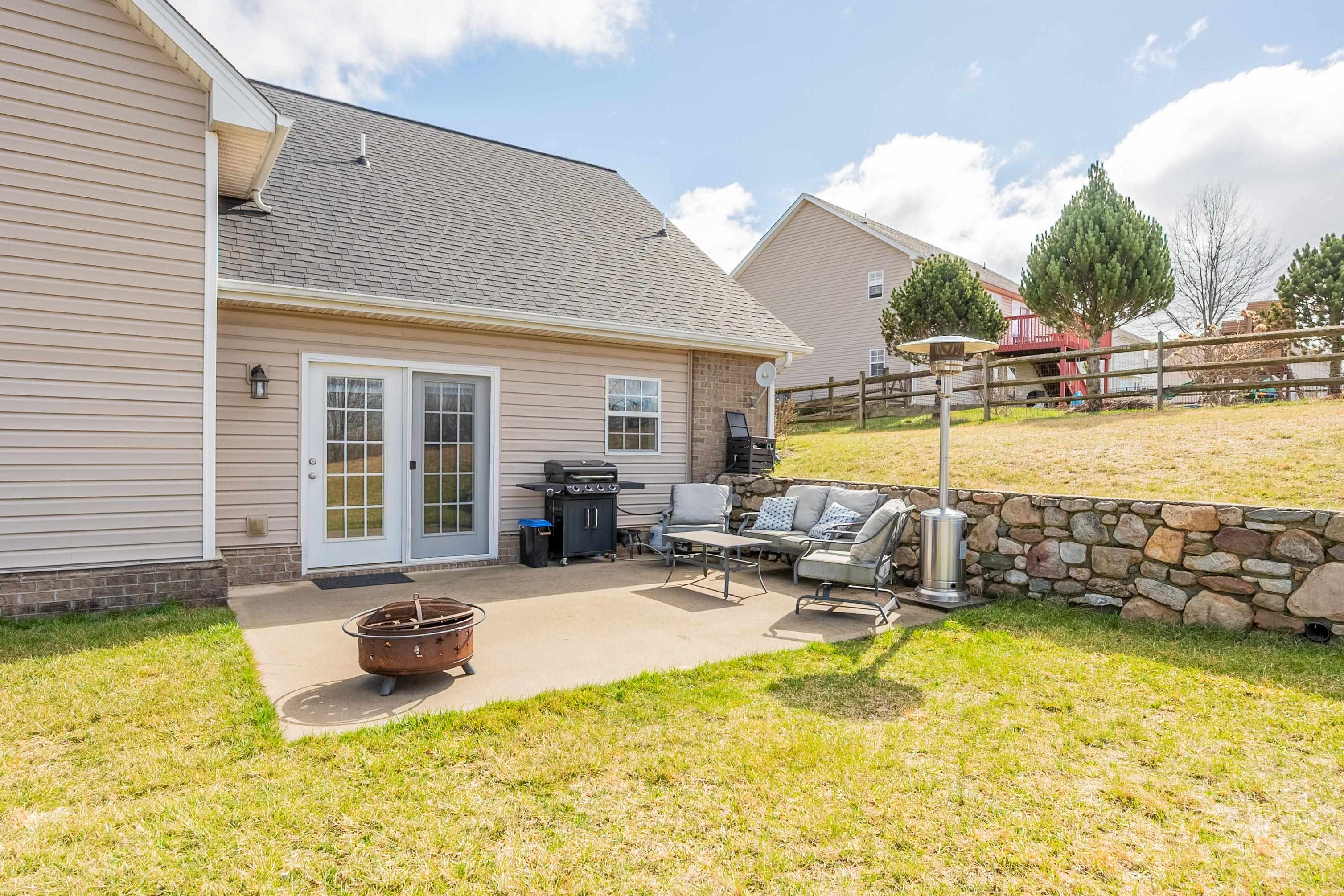 435 WINDSOR Drive