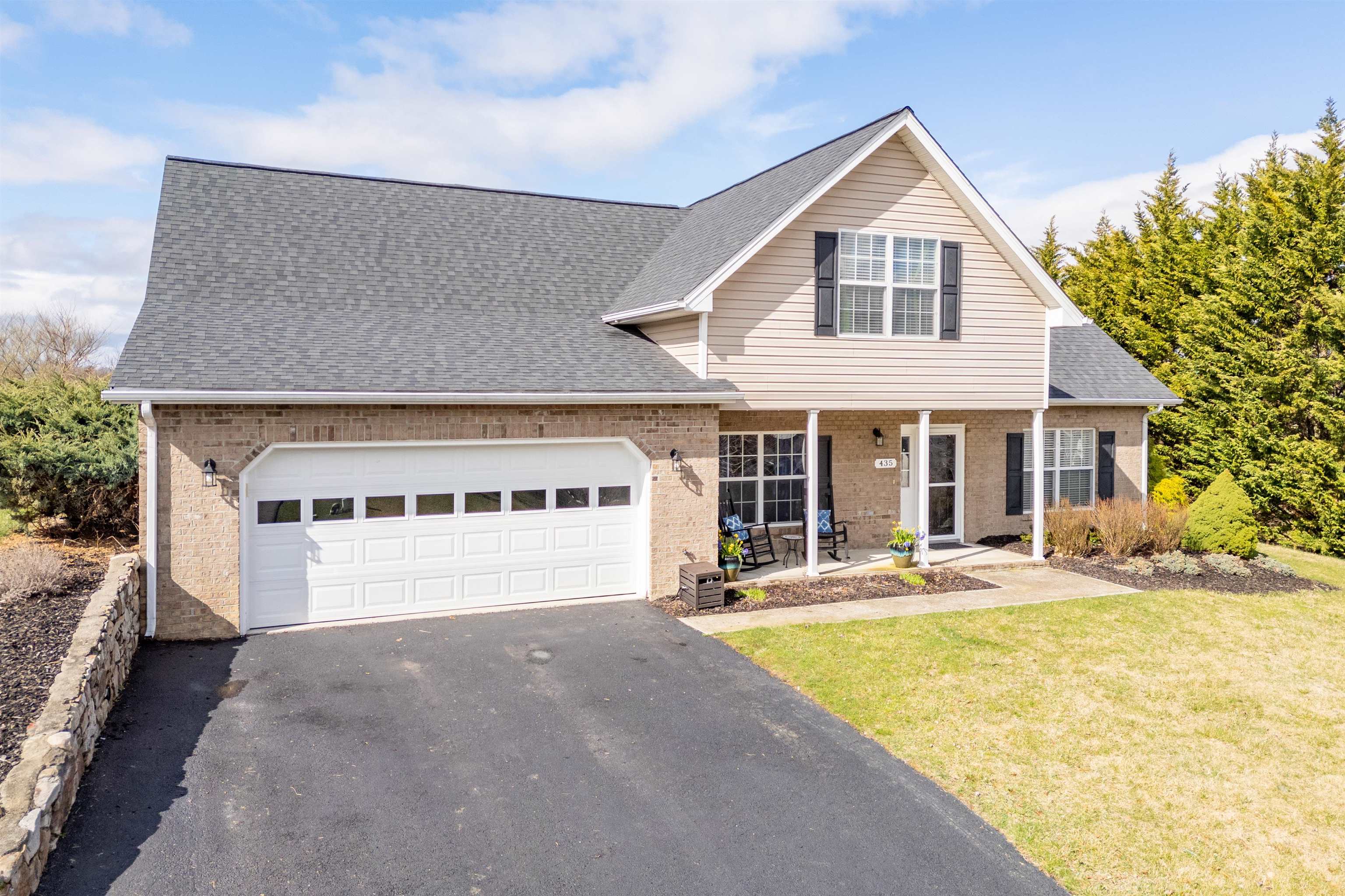 435 WINDSOR Drive