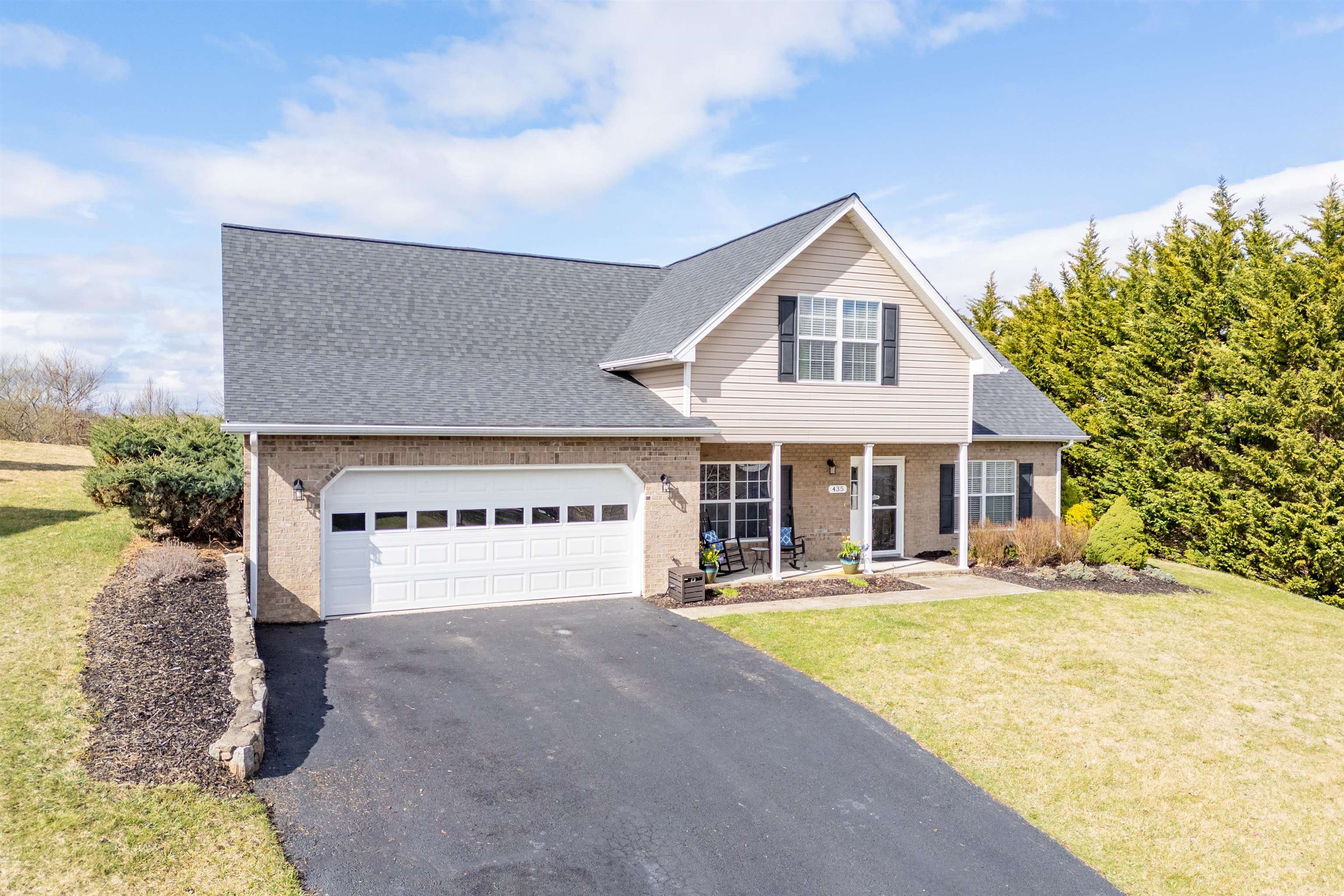 435 WINDSOR Drive