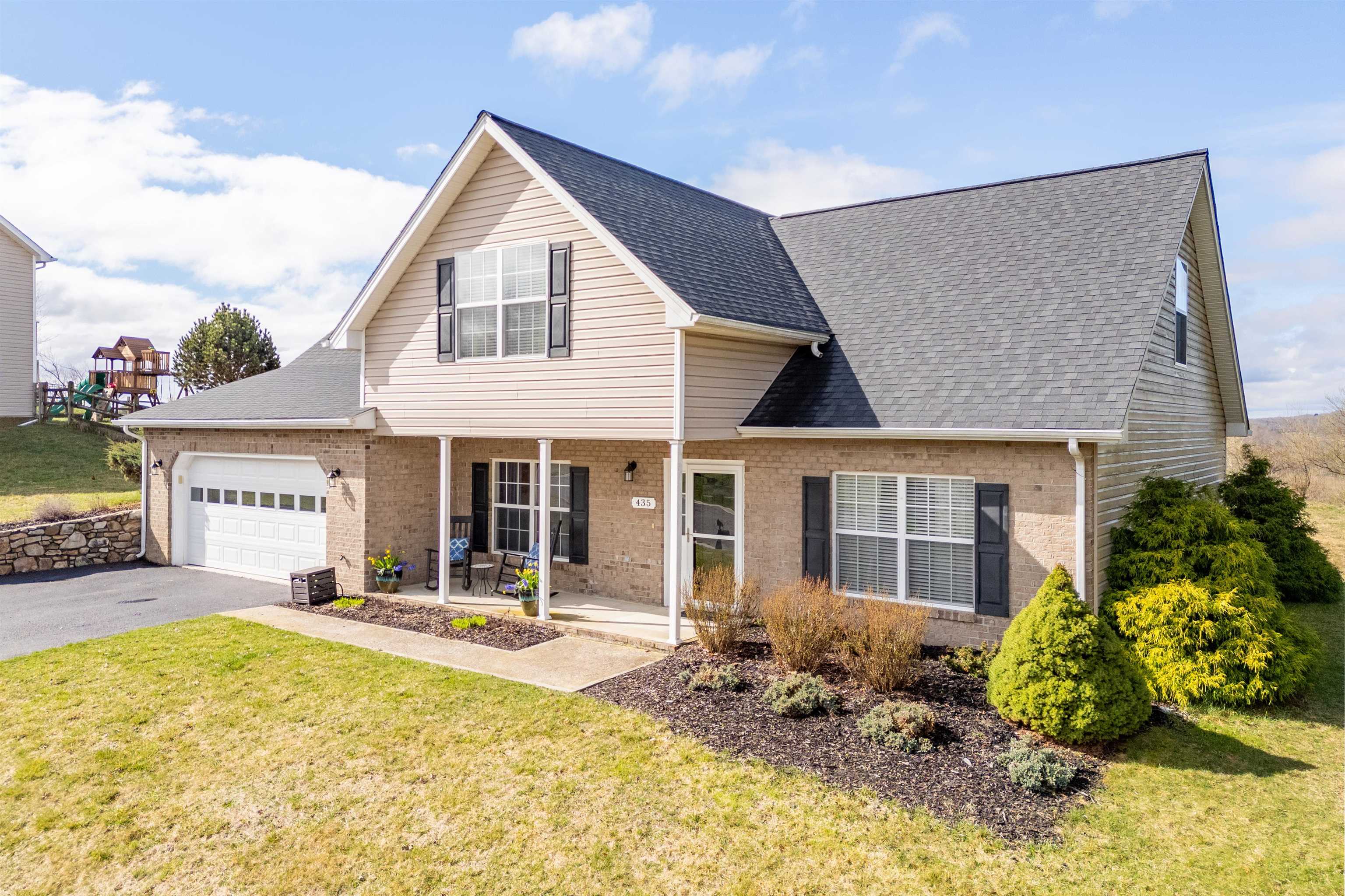 435 WINDSOR Drive