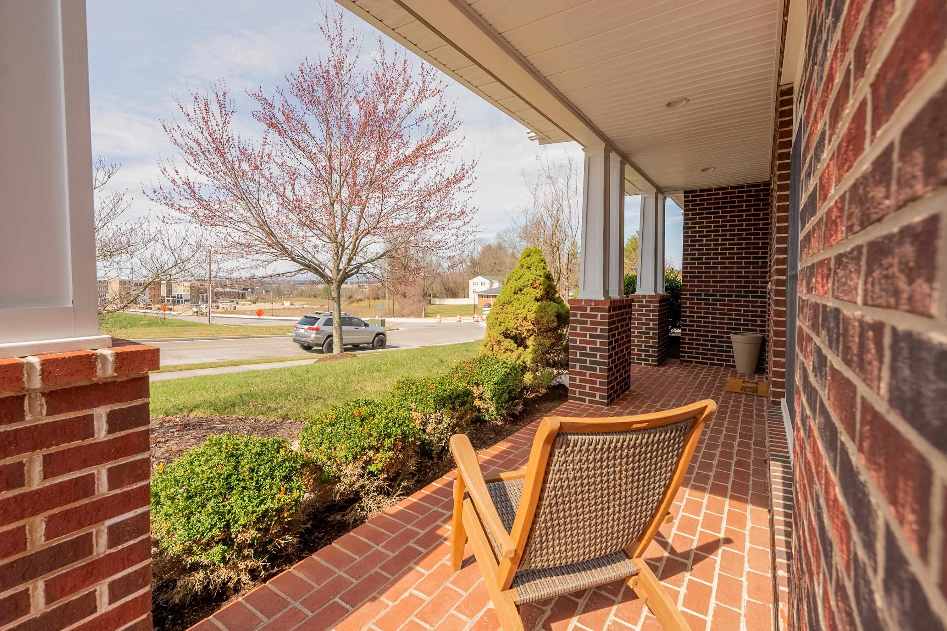 421 WILLARD Drive