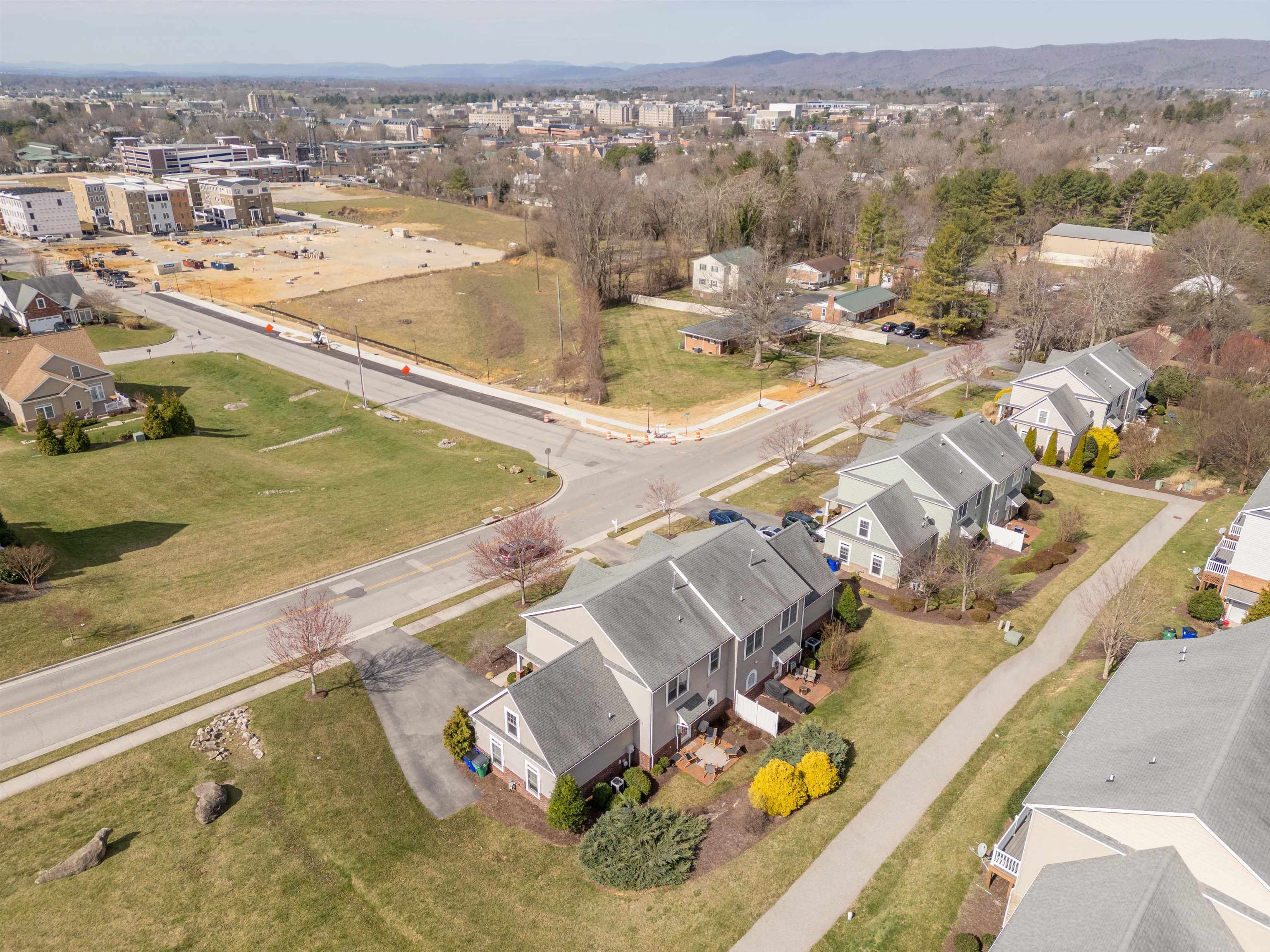 421 WILLARD Drive