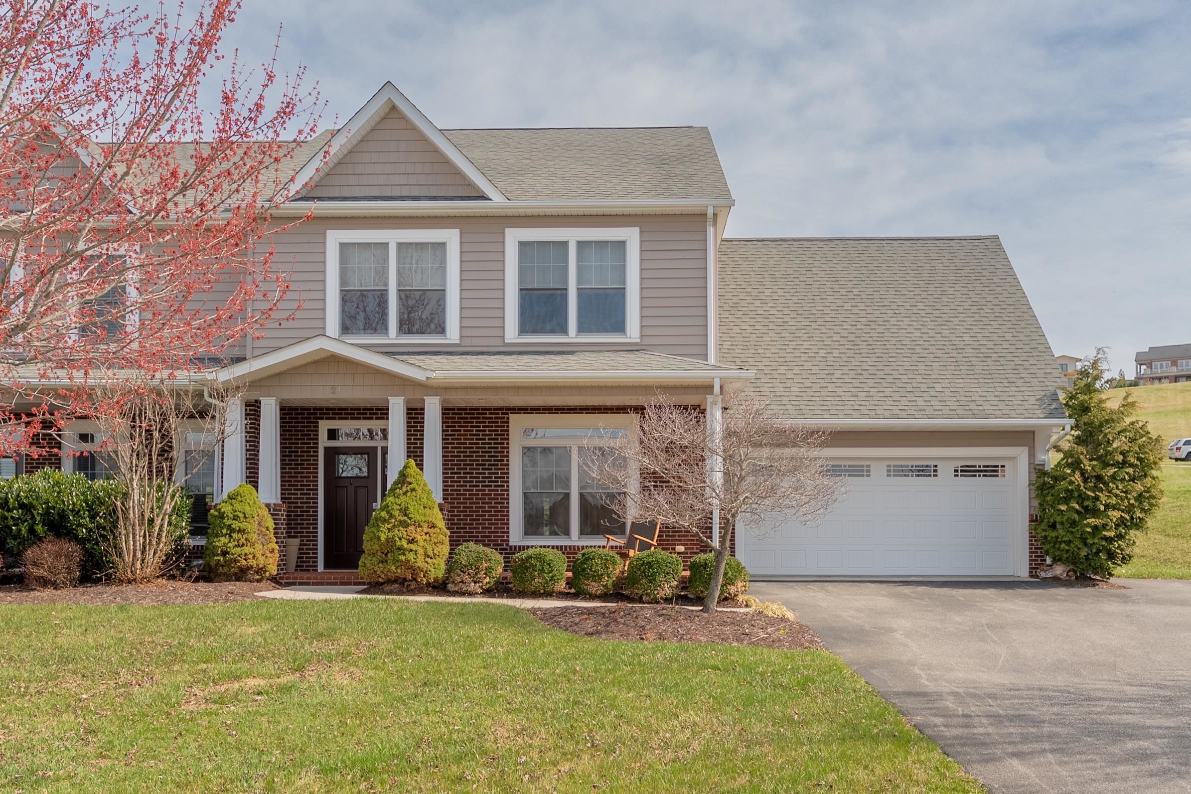 421 WILLARD Drive