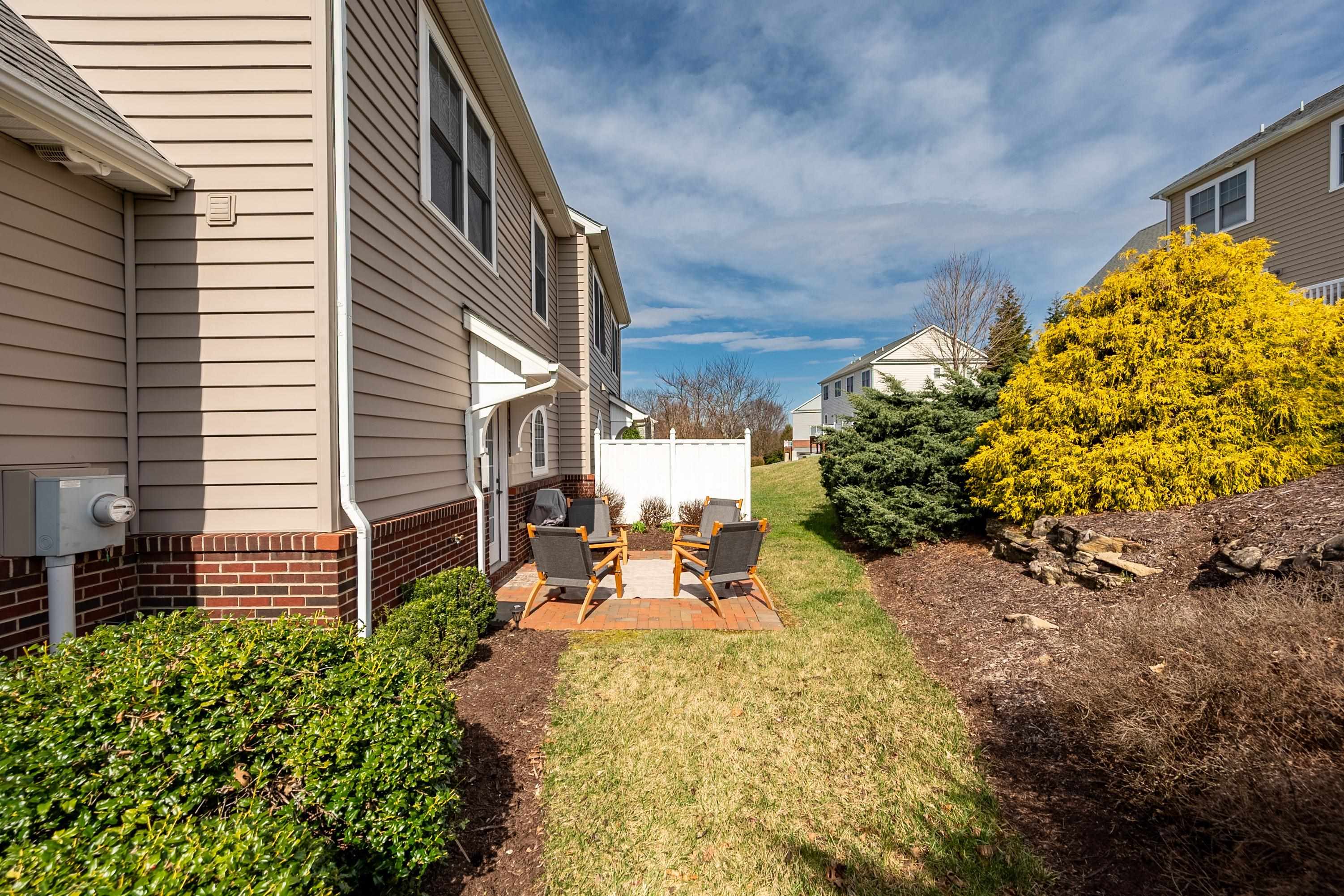 421 WILLARD Drive