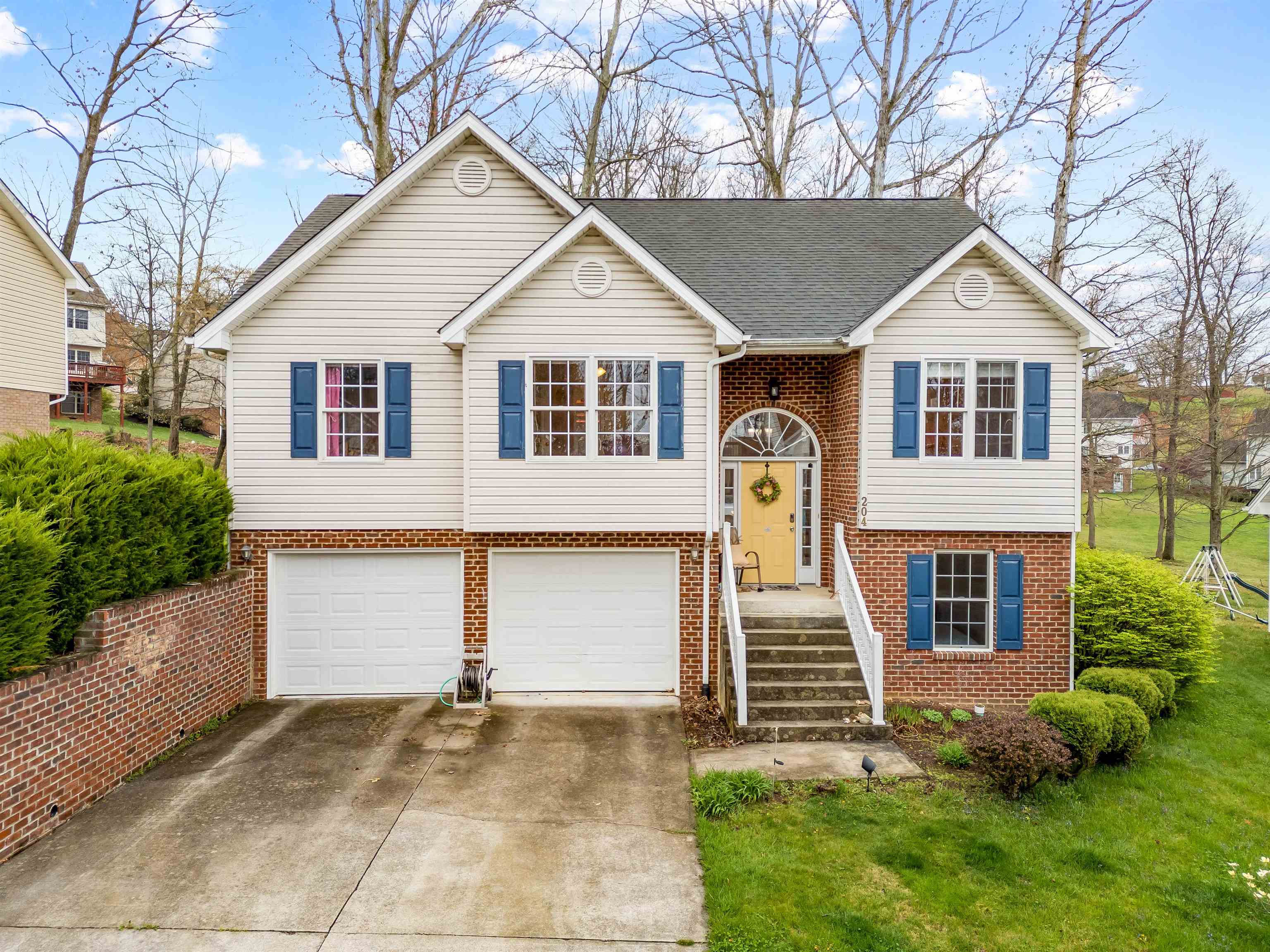 204 HEARTWOOD Crossing